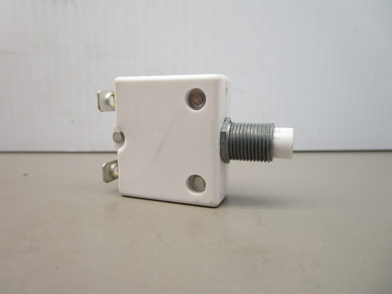 Mechanical Products 1610-121-300 Compact Circuit Breaker 30-Amp