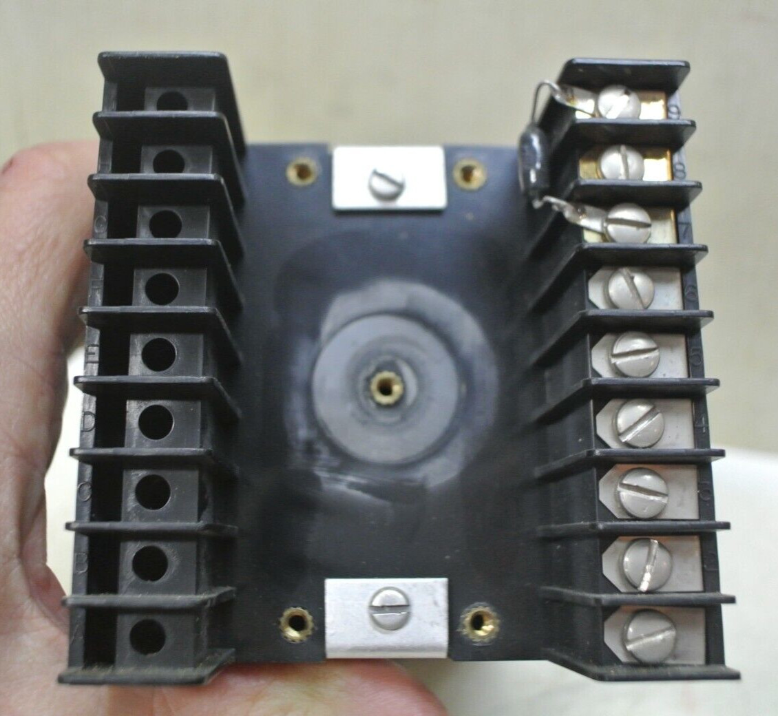 Partlow 76BA-1100-104-20-EI Solid State Controller 0/600 degree F Type J