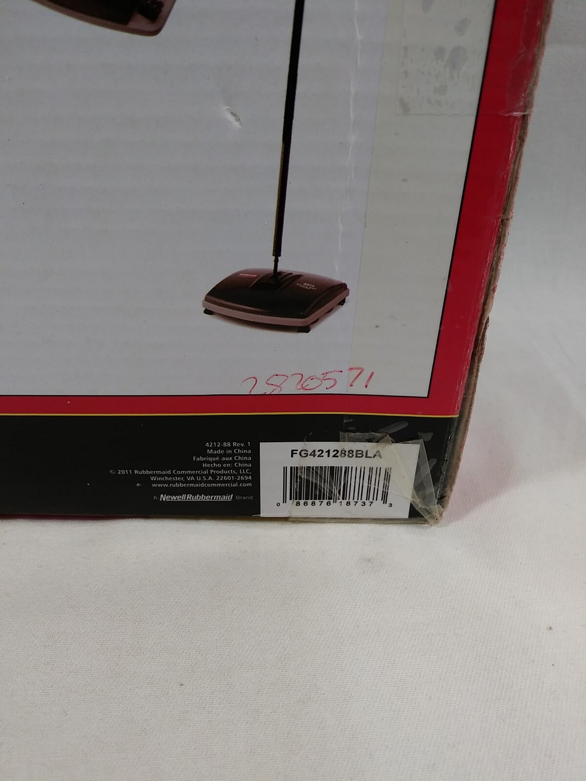 NEW Rubbermaid 4212-88 COMMERCIAL Floor & Carpet Sweeper (Bk/Gray)