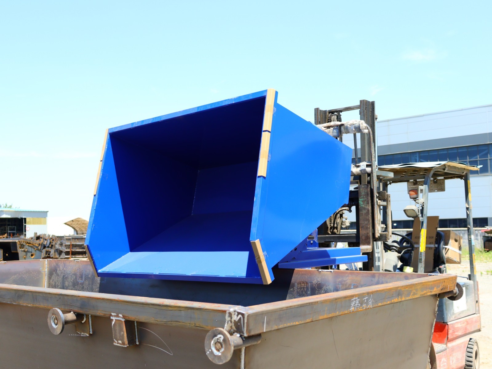 1.5 CY Self Dumping Trash Hopper Dumpster for Forklift/Skid Steer | 6000LB Load
