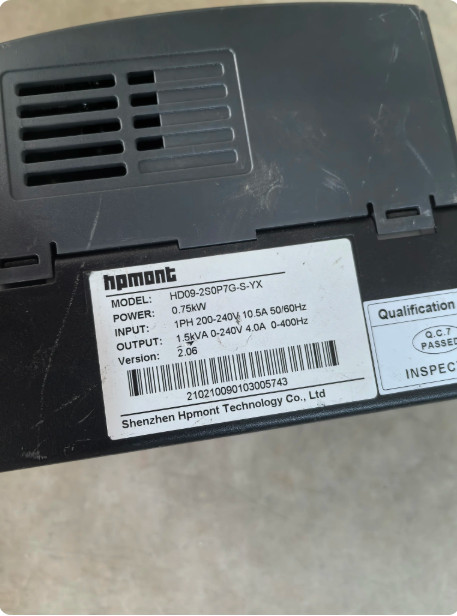 1Pcs Used HD09-2S0P7G-S-YX 0.75KW 220V inverter