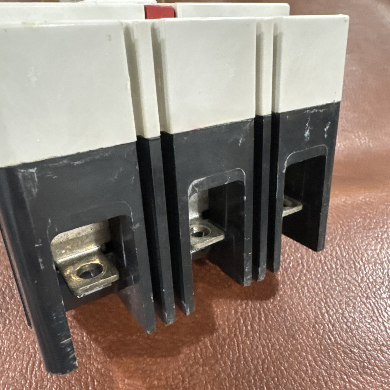Eaton Cutler Hammer 200A 3P EDB3200 200 Amp 240V 3 Pole Circuit Breaker EDB 22k