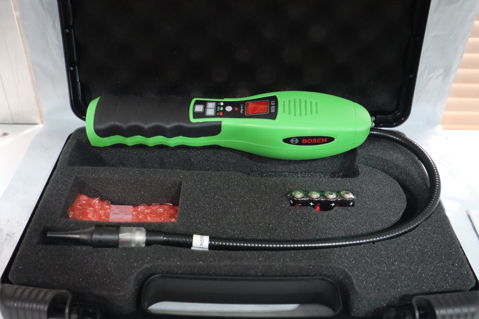 Bosch Air Conditioning Refrigerant Leak Detector LD 020 KIT #19874