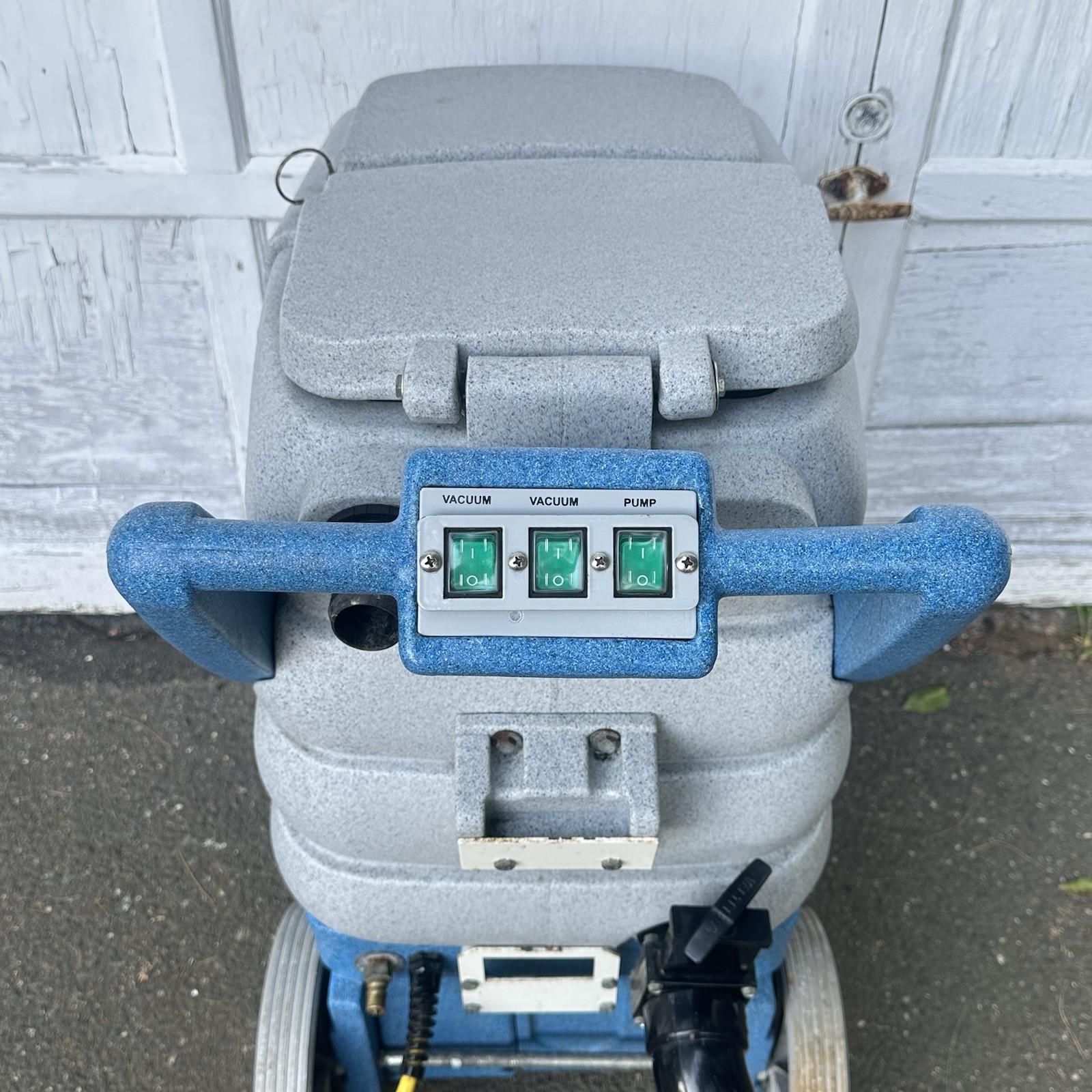 EDIC 2000CX-HR Galaxy 12 Gal. Box Carpet Extractor Adjust. 500 PSI with Heater