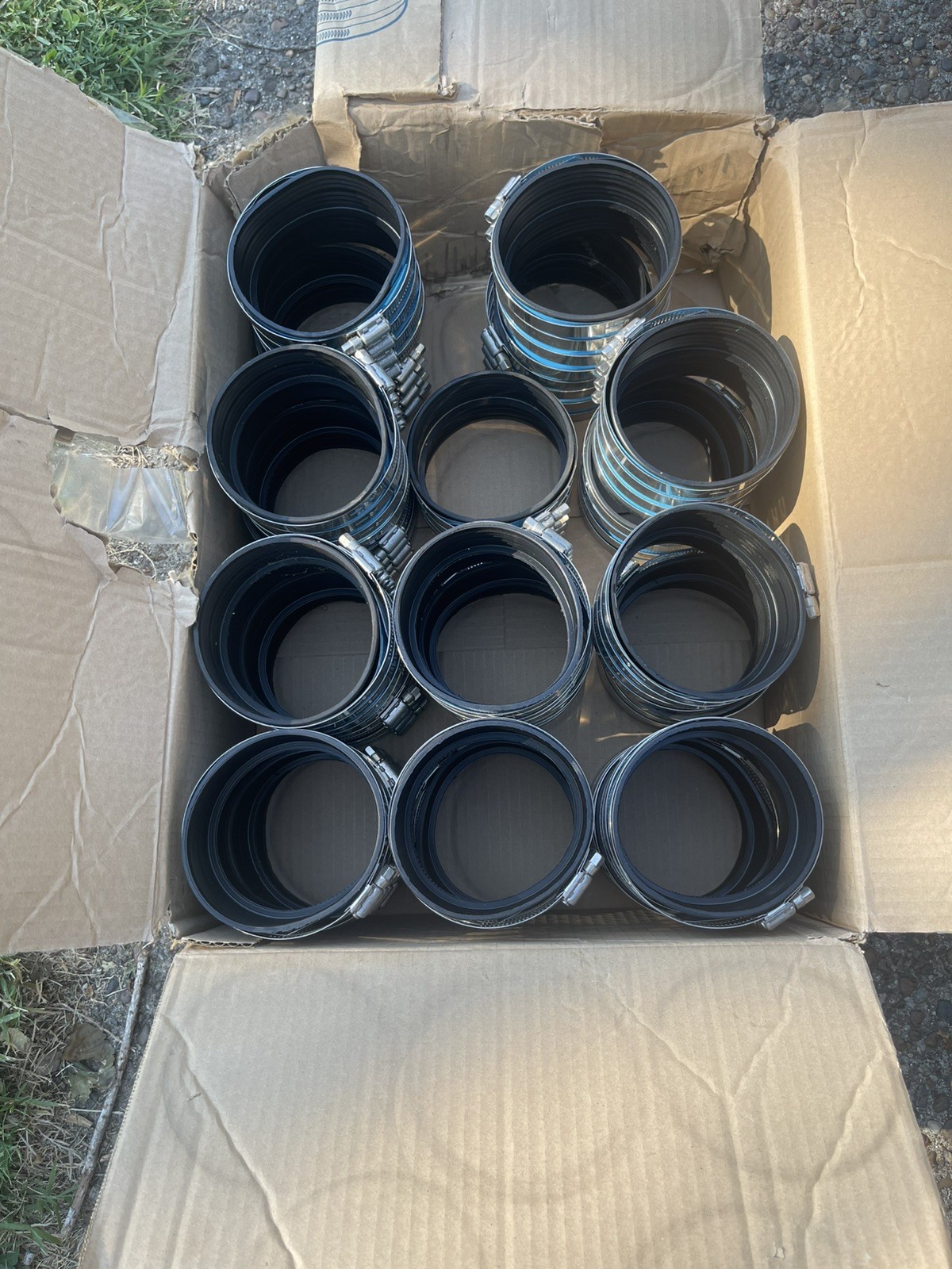 4″ HEAVY DUTY NO HUB COUPLING -ONLY SALE BOX OF 22 PCS SKU: C400HW