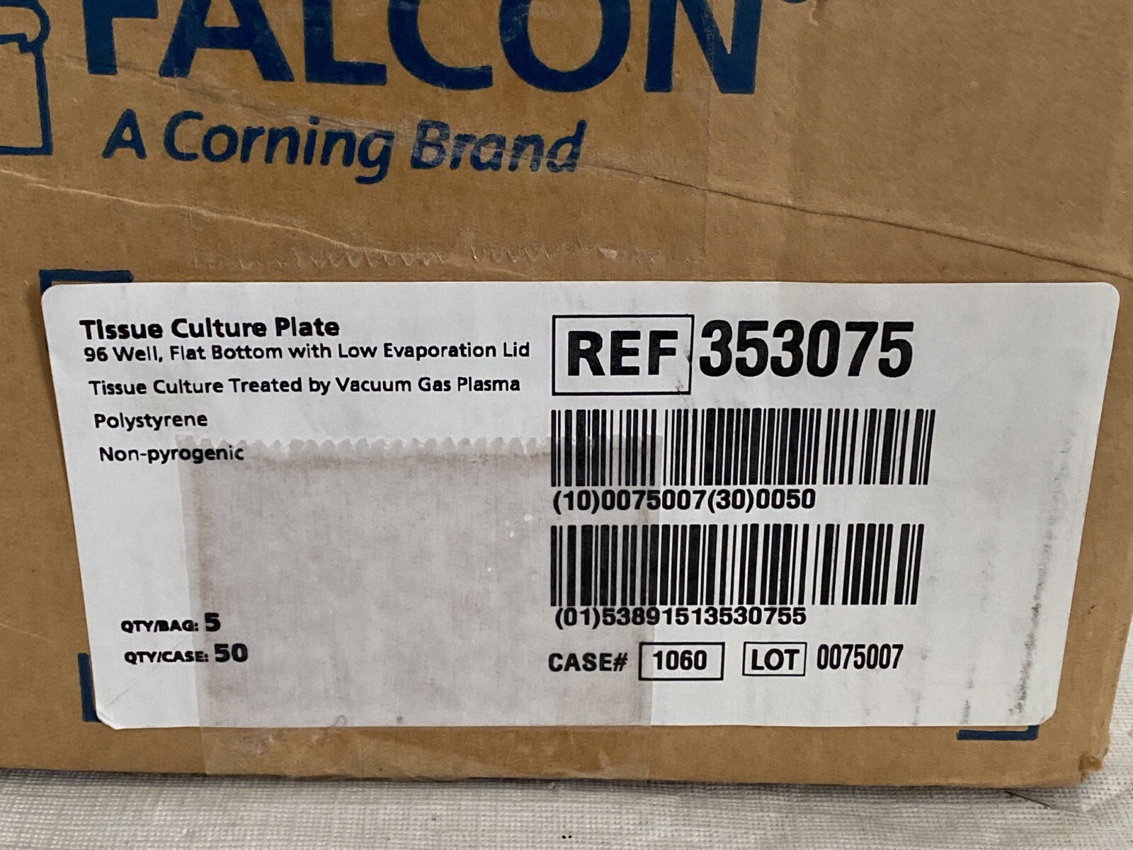 (50/Cs) FALCON 96-Well TC-Treated Culture Microplates w/ Lid F-Bottom 353075