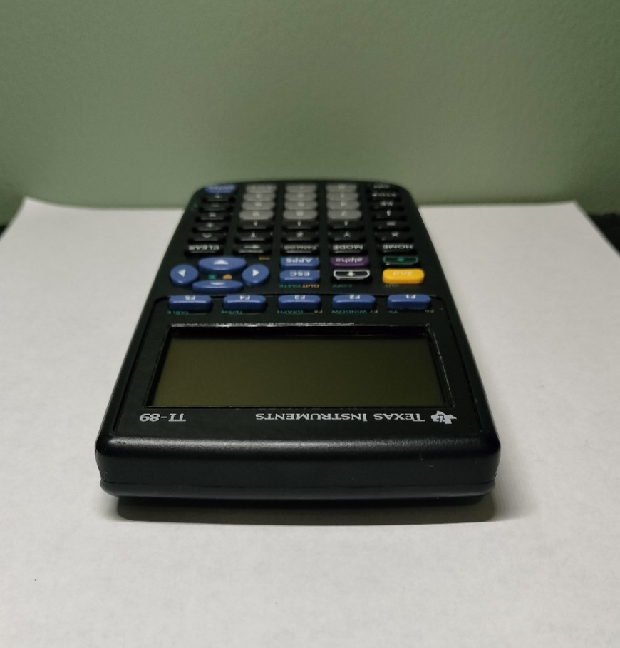 Texas Instruments TI-89 CAS Graphing Calculator – Tested Works No Batteries/Case