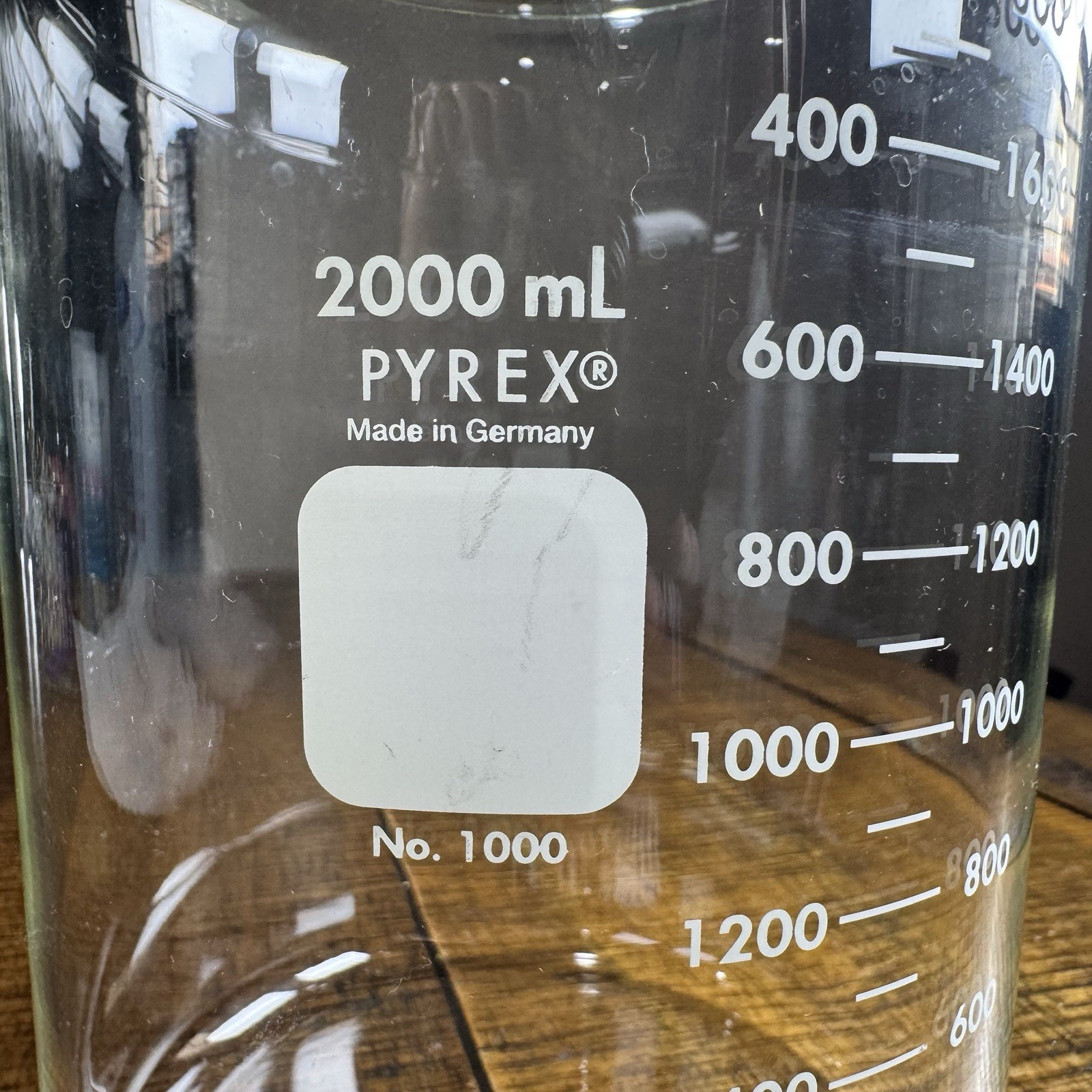 PYREX Glass 2000mL Low Form Dual Scale Graduated Griffin Beaker #1000