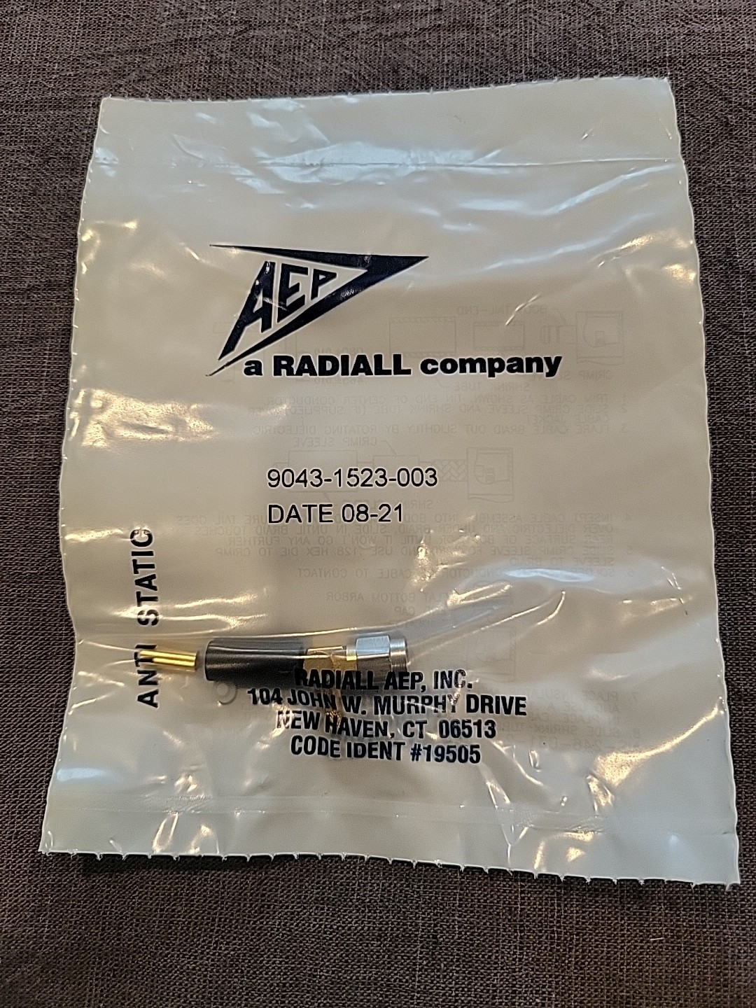 9043-1523-003 Connector Coaxial Right Angle SMA 25pcs