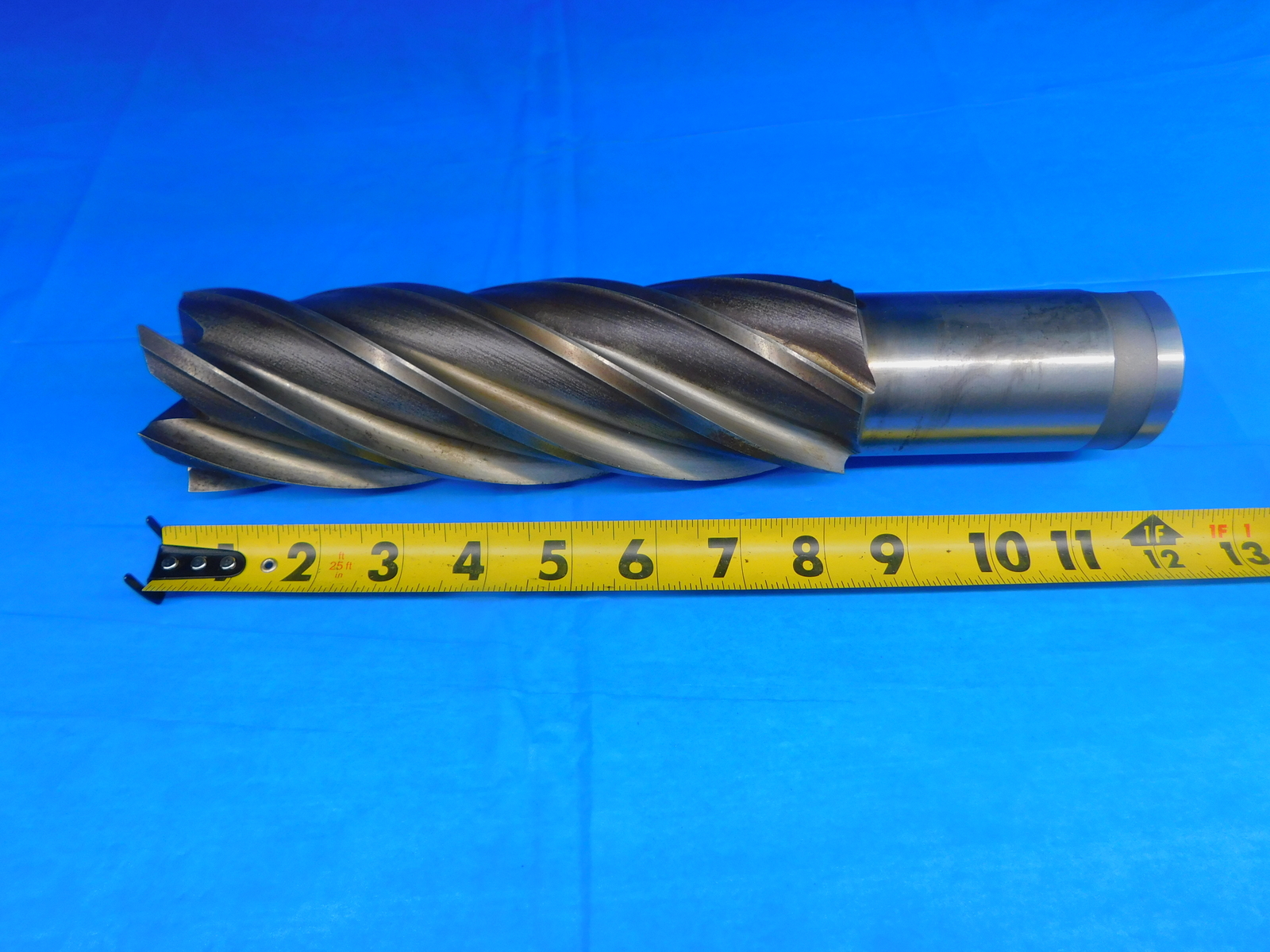 PCT 2 1/2 O.D. 8″ LOC 11 7/8 OAL HSS END MILL 2″ SHANK 6 FLUTE L/12.500 HSS 2.5