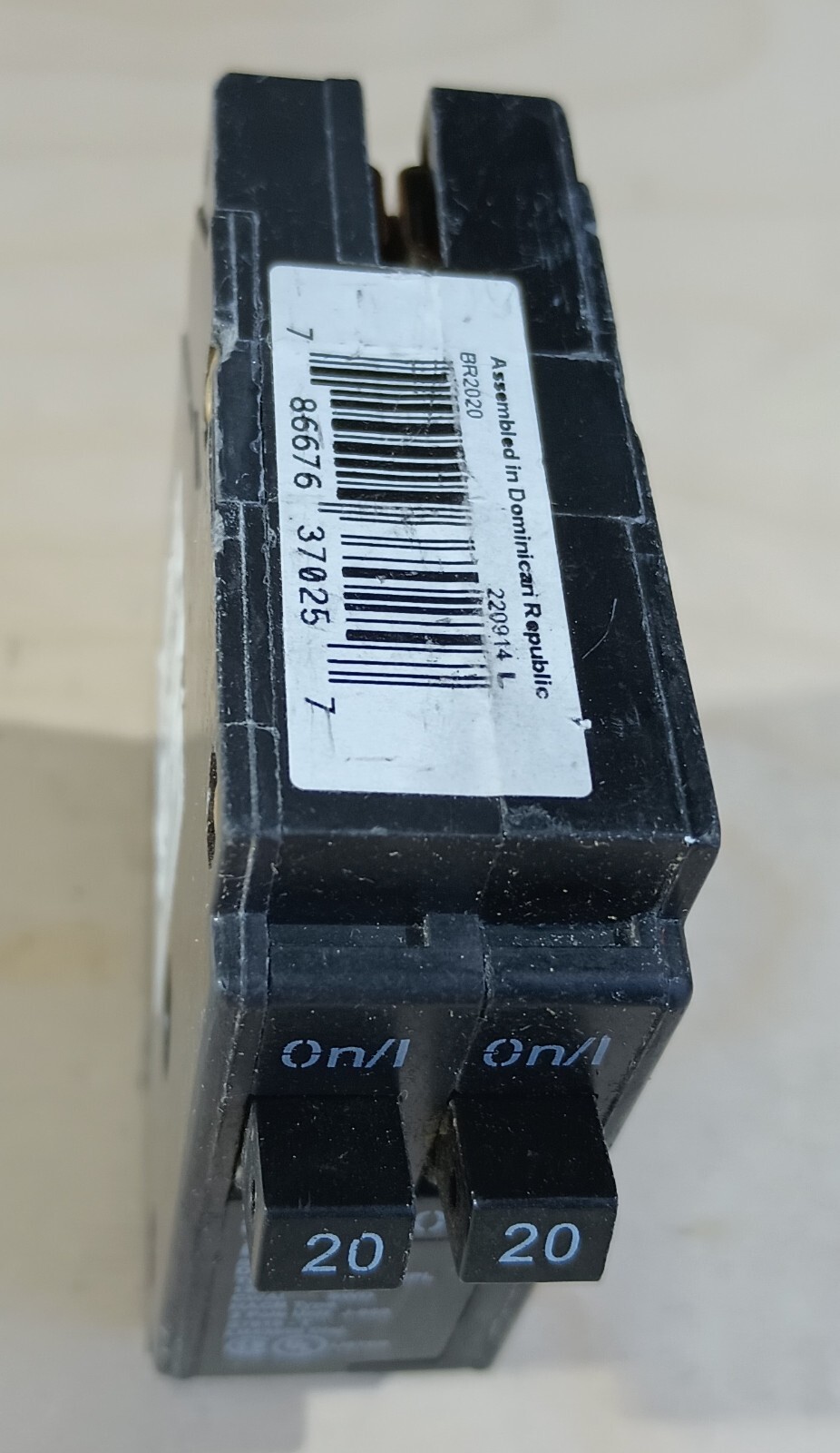 Eaton BR2020 Tandem Breaker