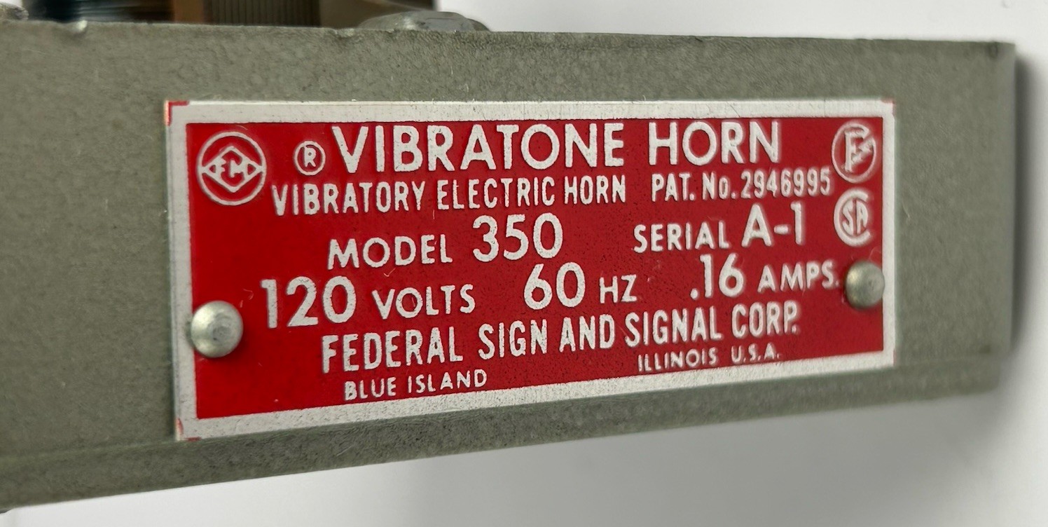 Vintage Federal Sign & Signal Corp Vibratone Electric Horn Mod 350 Ser A-1 60Hz