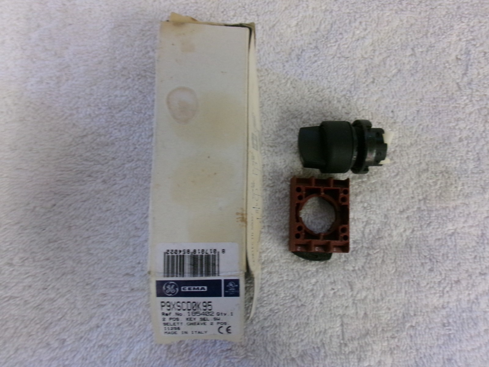 NIB GE CEMA 2 POS Key Selector Switch P9XSCD0K95
