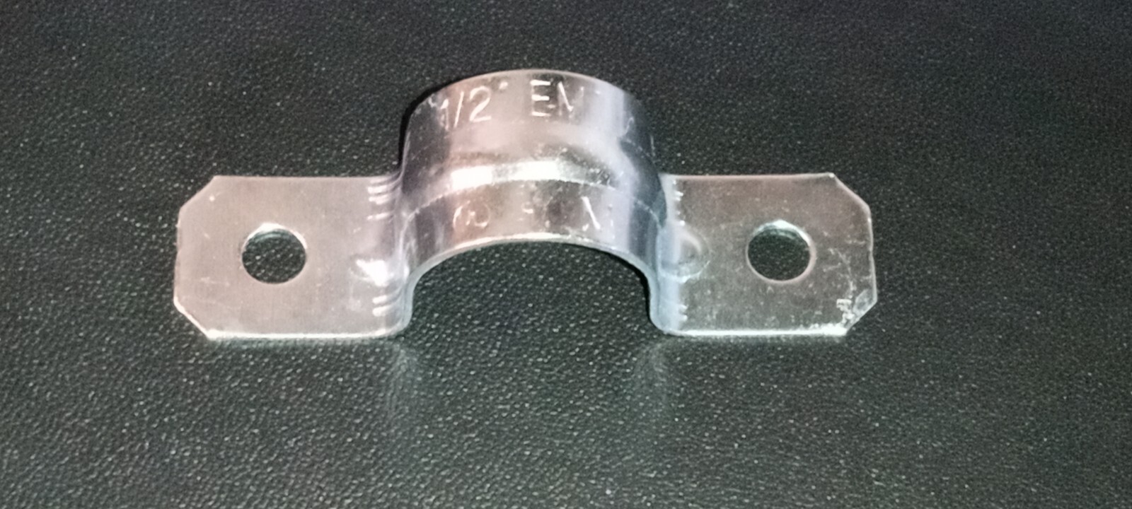 100 Pack 2-Hole 1/2″ EMT Conduit Pipe Straps Tubing Clamps Steel Metal U Bracket