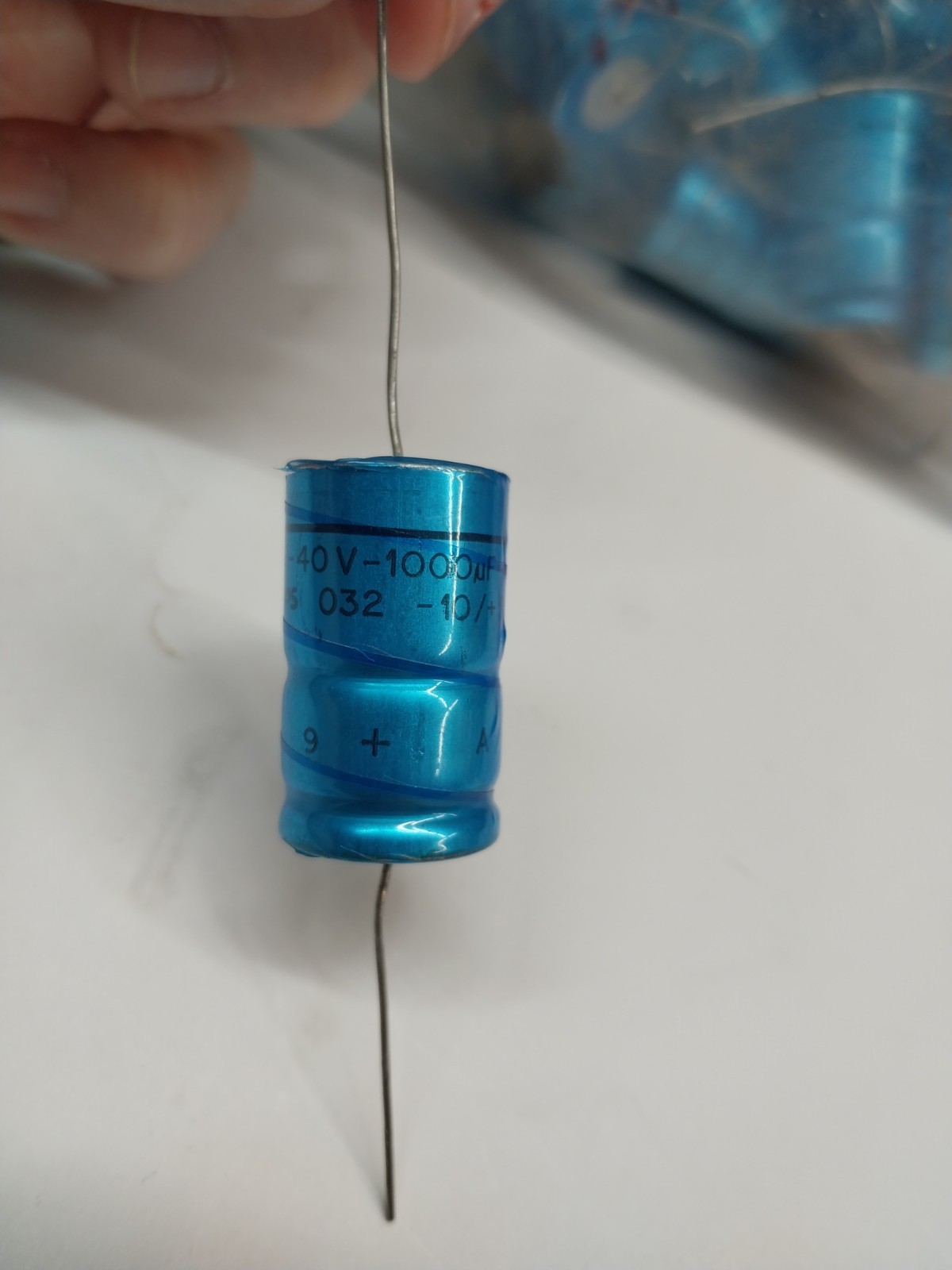 35x 1000uf 40V axial Philips 032 capacitors vintage