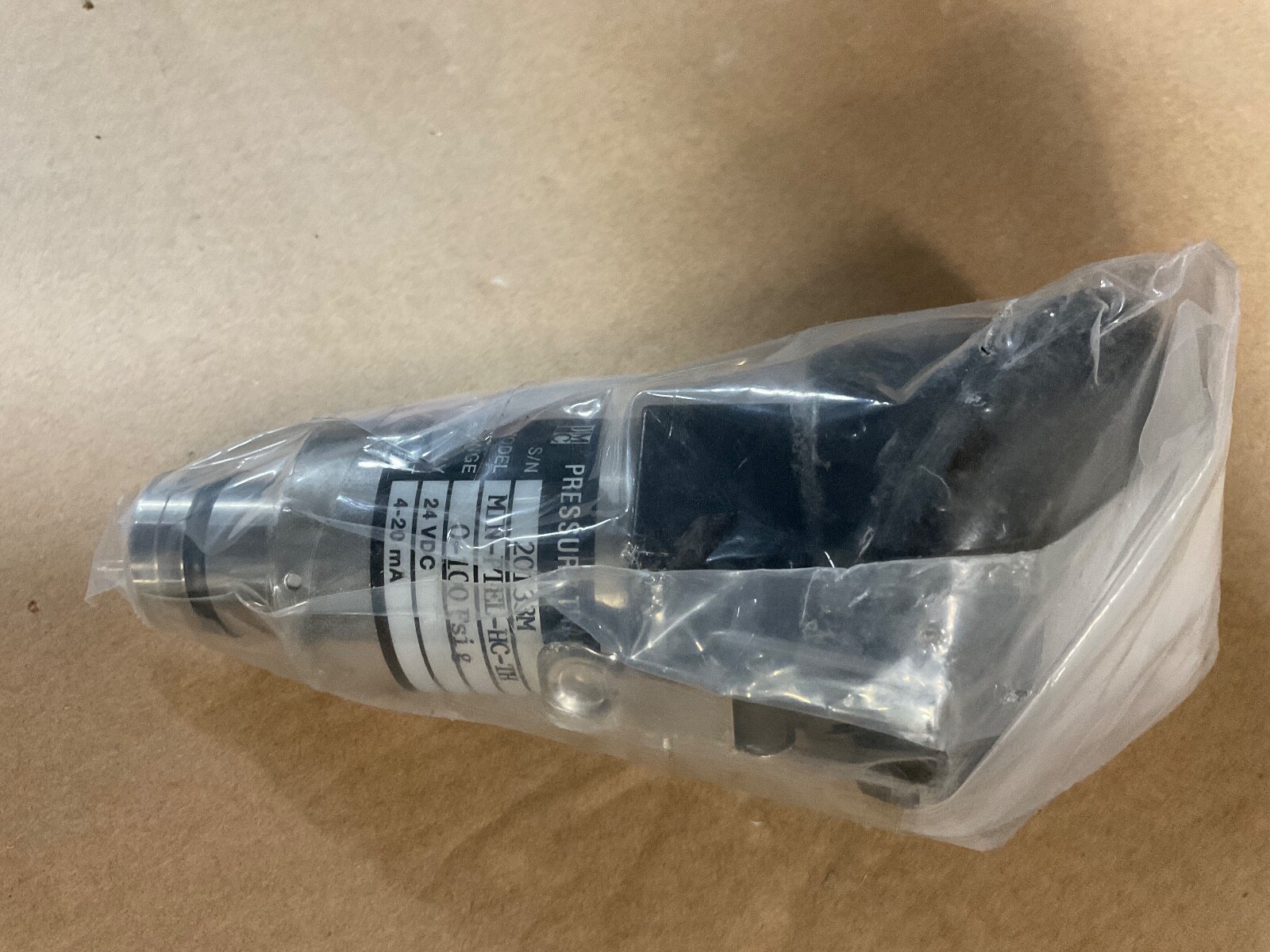 NEW PMC 0-30PSI G 24VDC 4-20MA PRESSURE TRANSMITTER MIN-PTEL-HC-TH