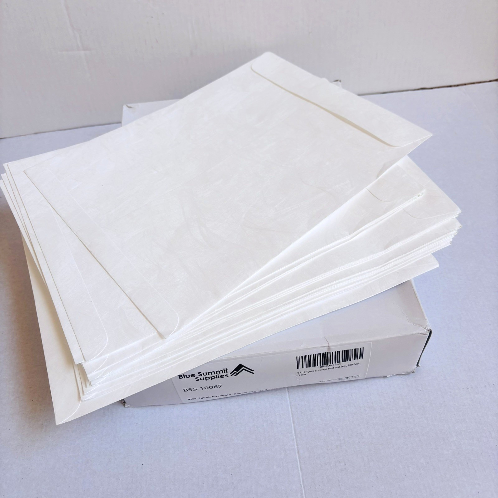 98 pcs Blue Summit Supplies 9×12 Tyvek Envelope White, Peel & Seal Open Box B195