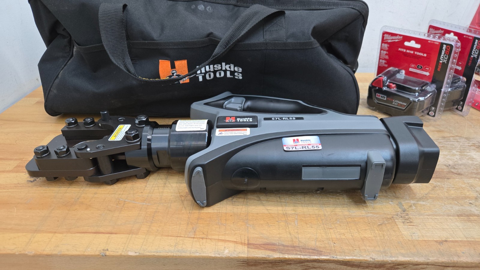 Huskie Tools S7L-RL55, 13 Ton Battery Powered Guillotine Cable Cutter Tool Kit
