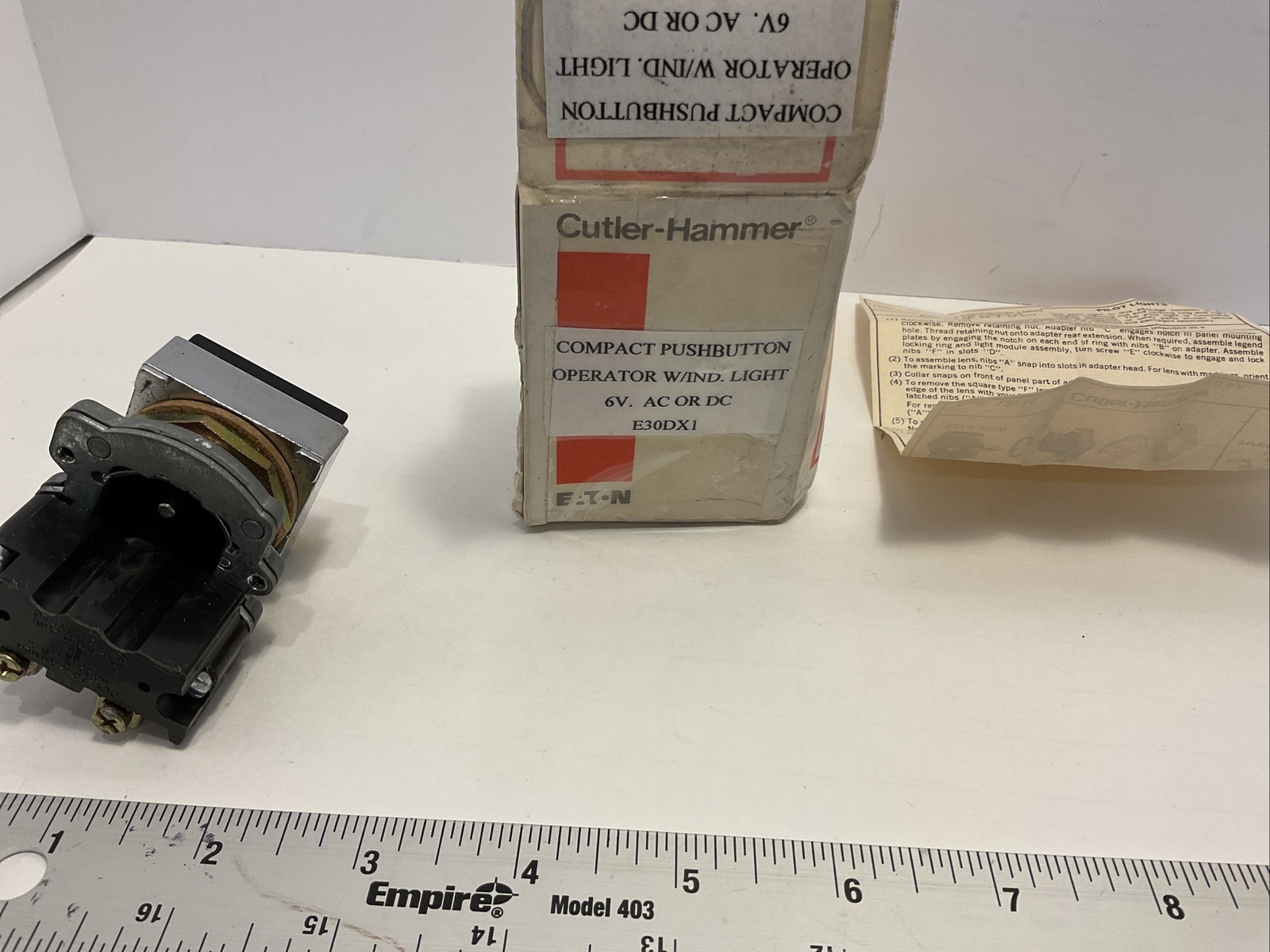 Cutler Hammer Eaton E30DX1 Push button Operator With Ind Light 6V Ac Or Dc