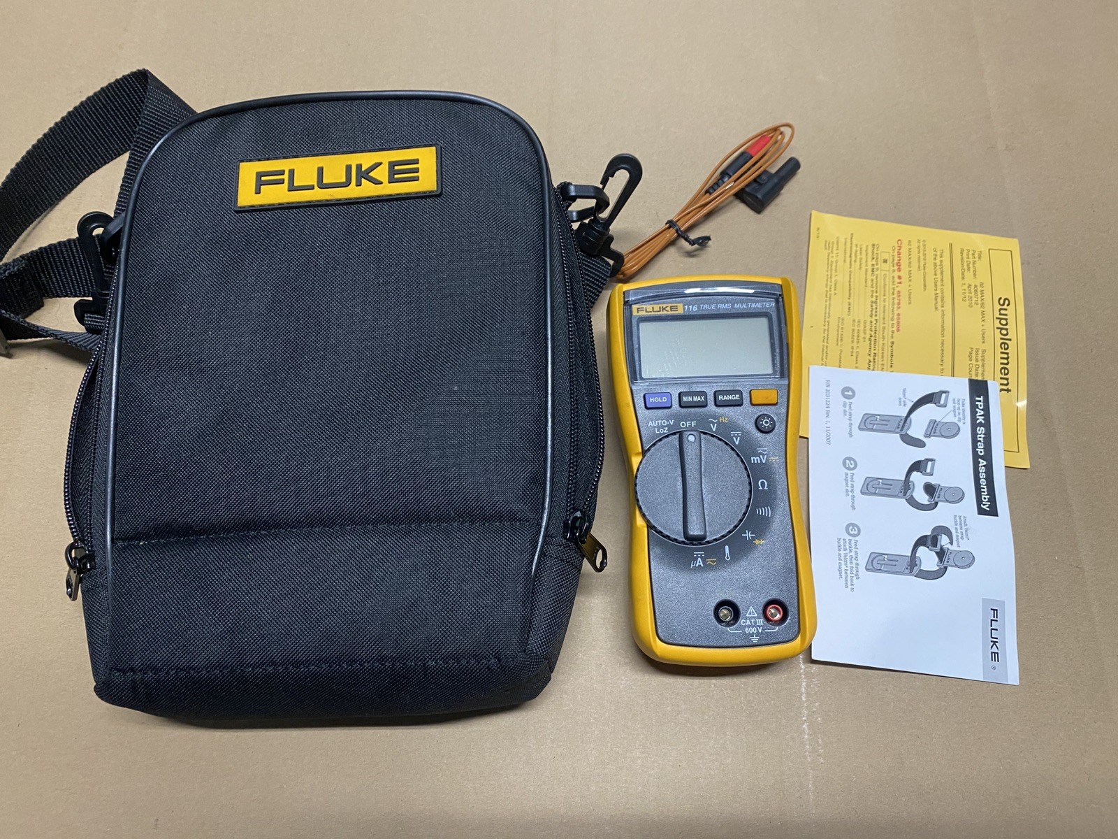 Fluke 116 True RMS Multimeter W/ Travel Case & Extras