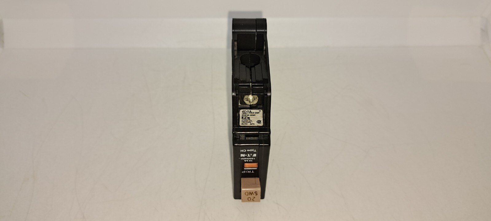 EATON Cutler Hammer CHF120 20 Amp 1 Pole Circuit Breaker with Trip Indicator
