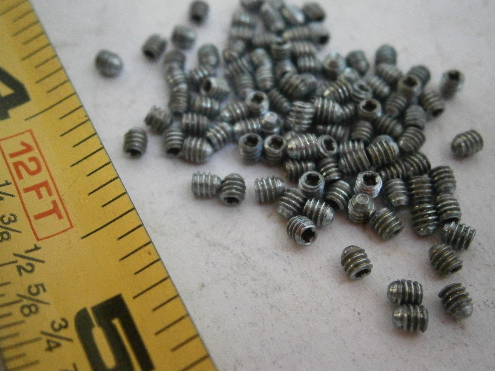 Set Screw 2/56 x 3/32 4 Spline Cup Point Alloy Steel Zinc Plated Lot of 25 #2529