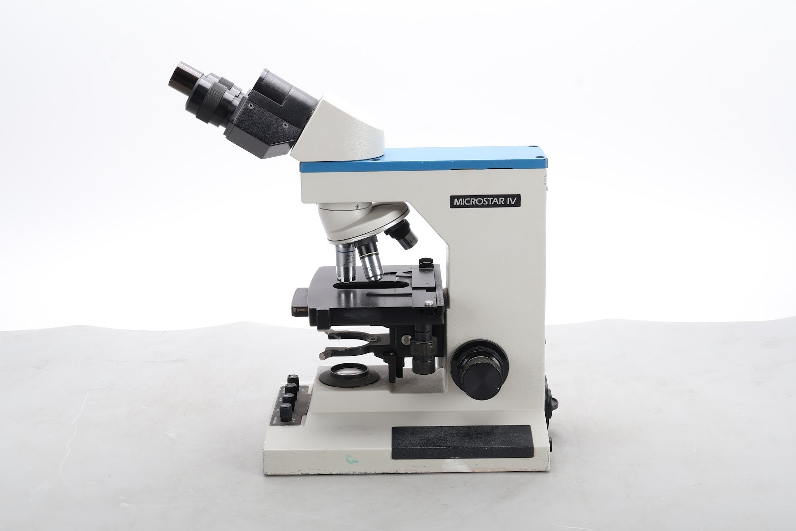Reichert Microstar IV 410 Trinocular Head Microscope W/ 4x, 10x, 40x, 100x/1.25