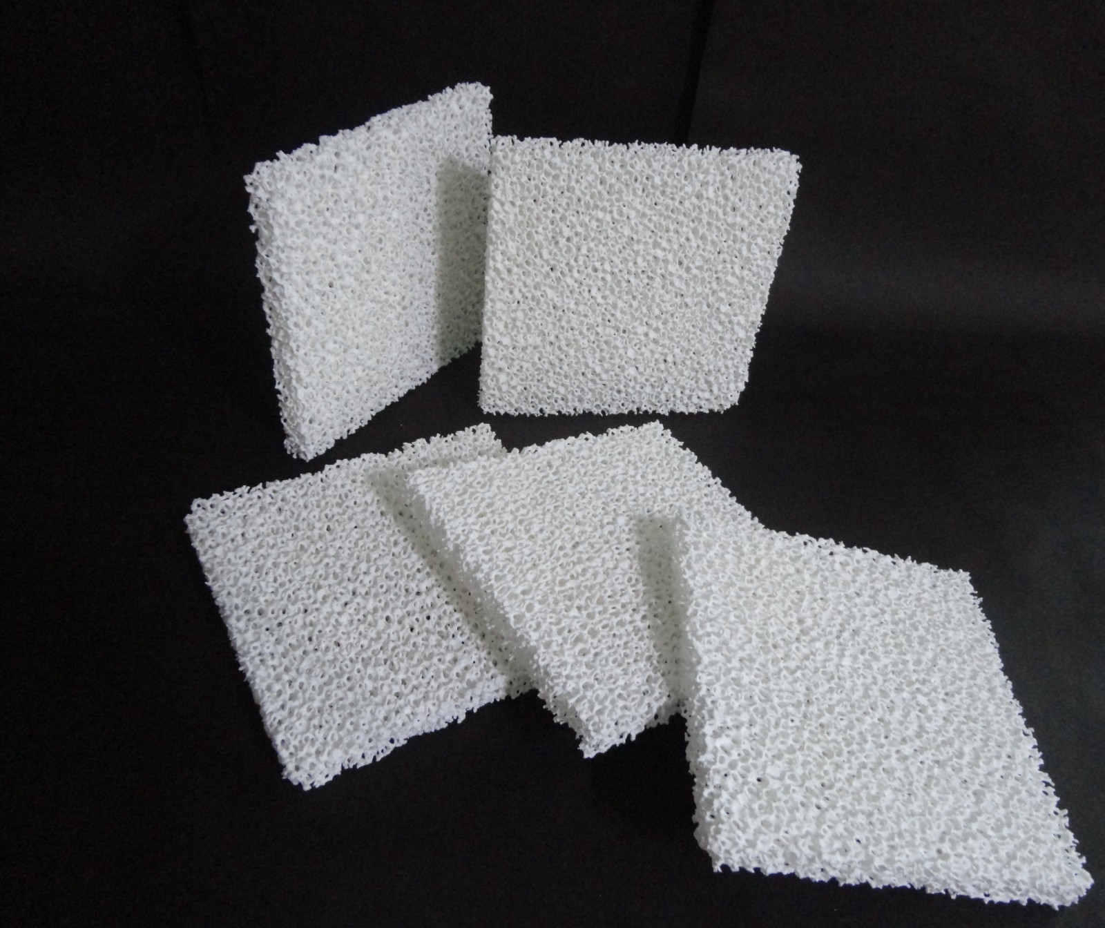 ONE 6″ x 6″ HIGH PURITY RECTANGULAR RETICULATED SPONGE ALUMINA 10 ppi No. 823