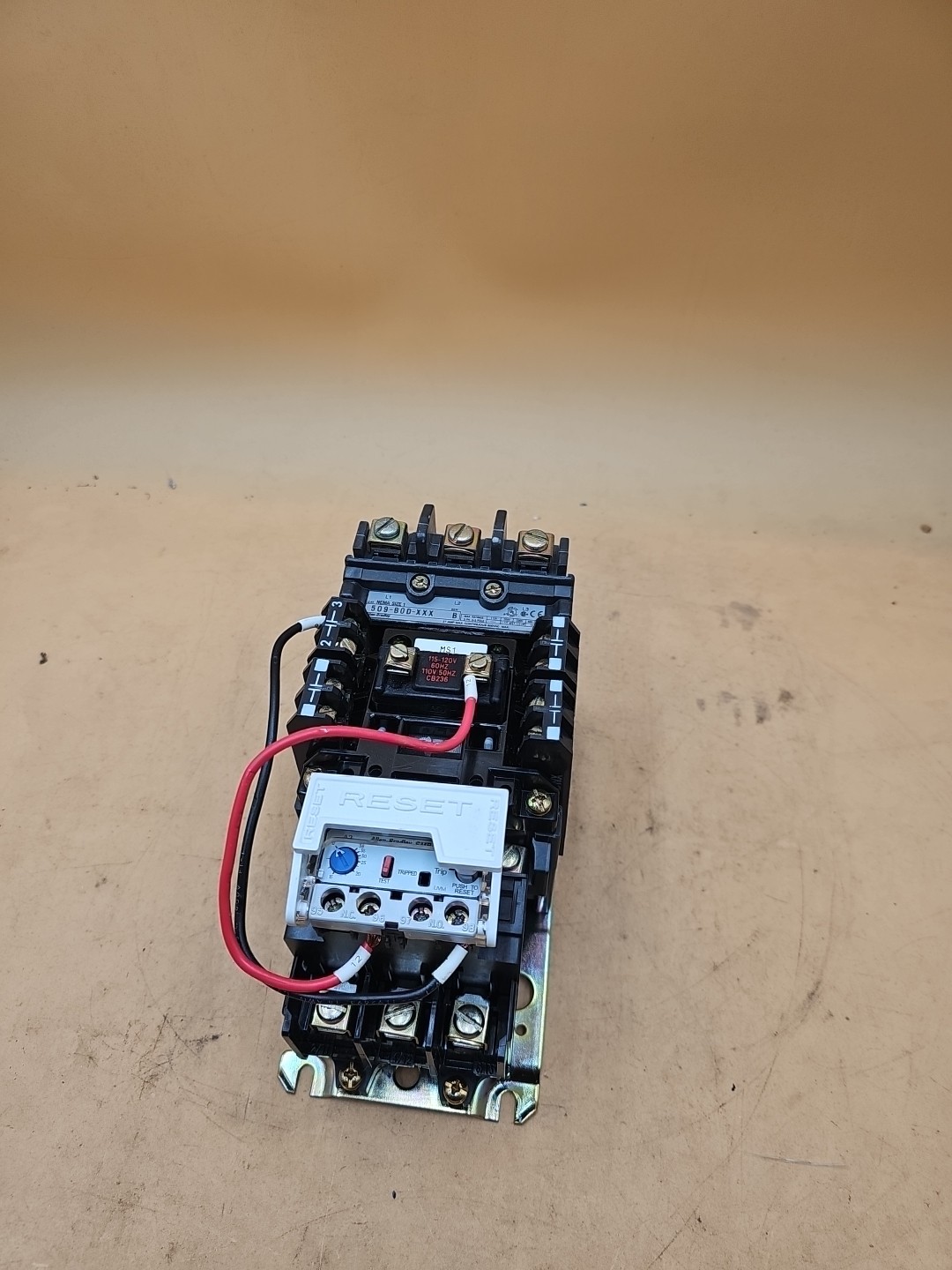 Allen Bradley 509-B0D-XXX Starte4. 592-A2HA Contactor Relay. 595-A