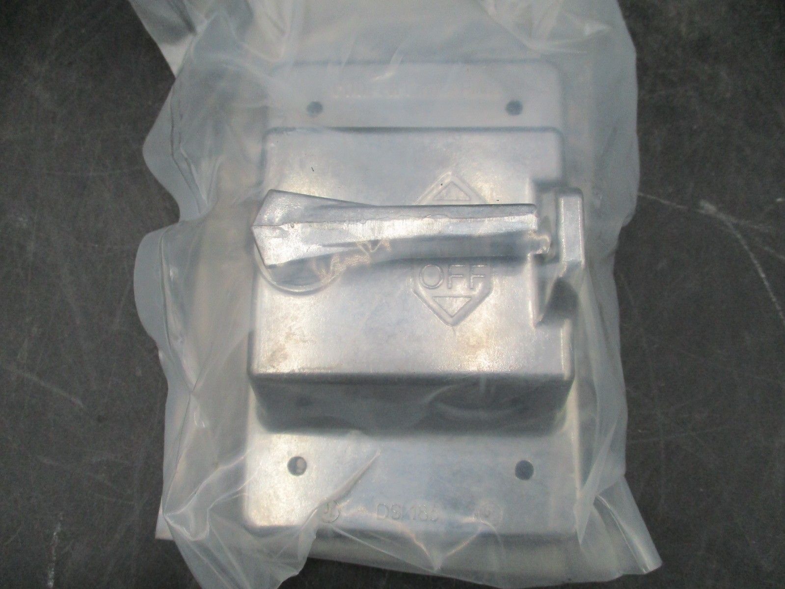 (QTY 1) CROUSE HINDS DS185 SINGLE GANG RAINTIGHT SNAP SWITCH COVER SAME DAY SHIP