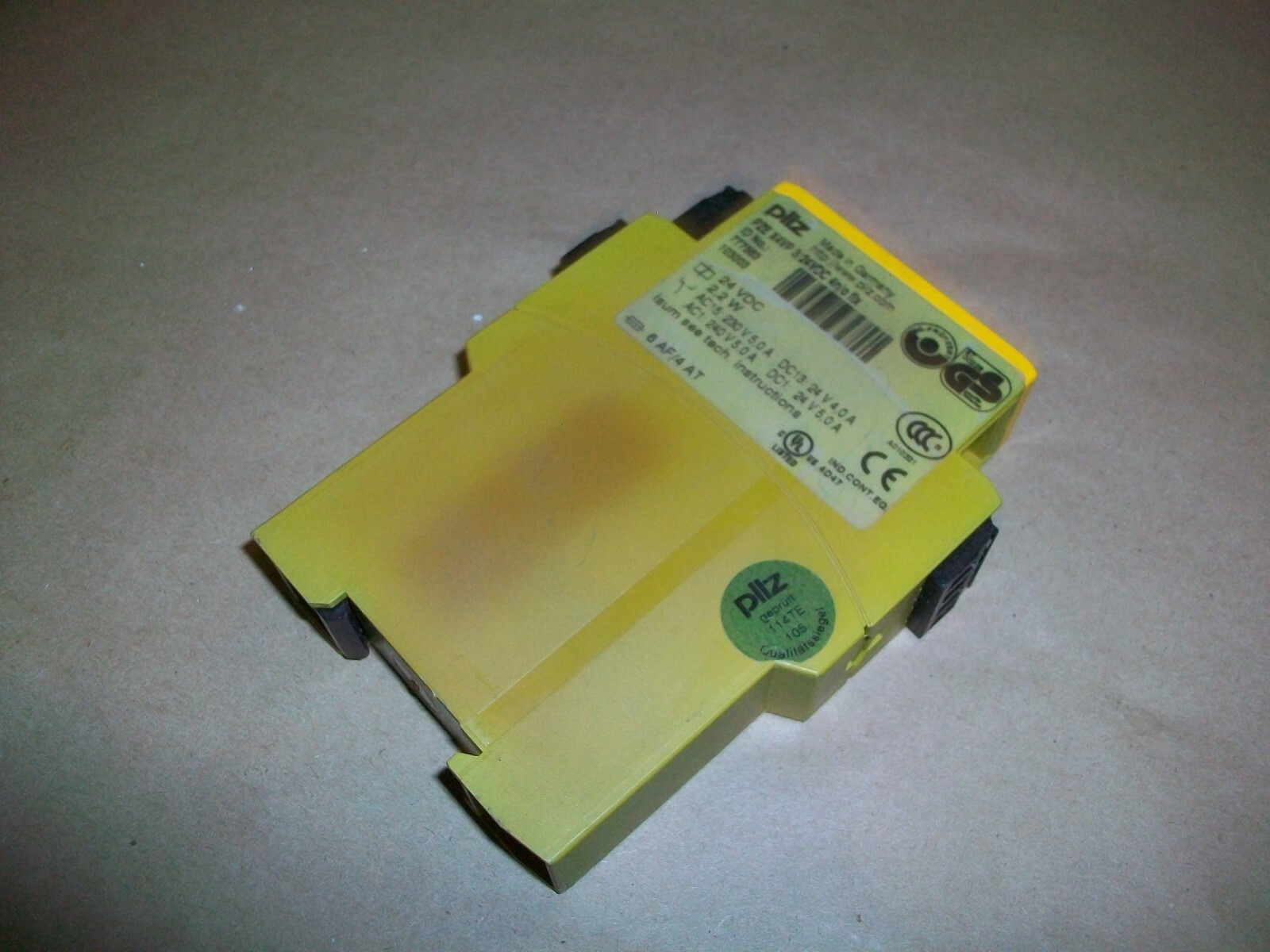 Pilz Safety Relay PZE X4VP 3/24VDC 4N/O USED