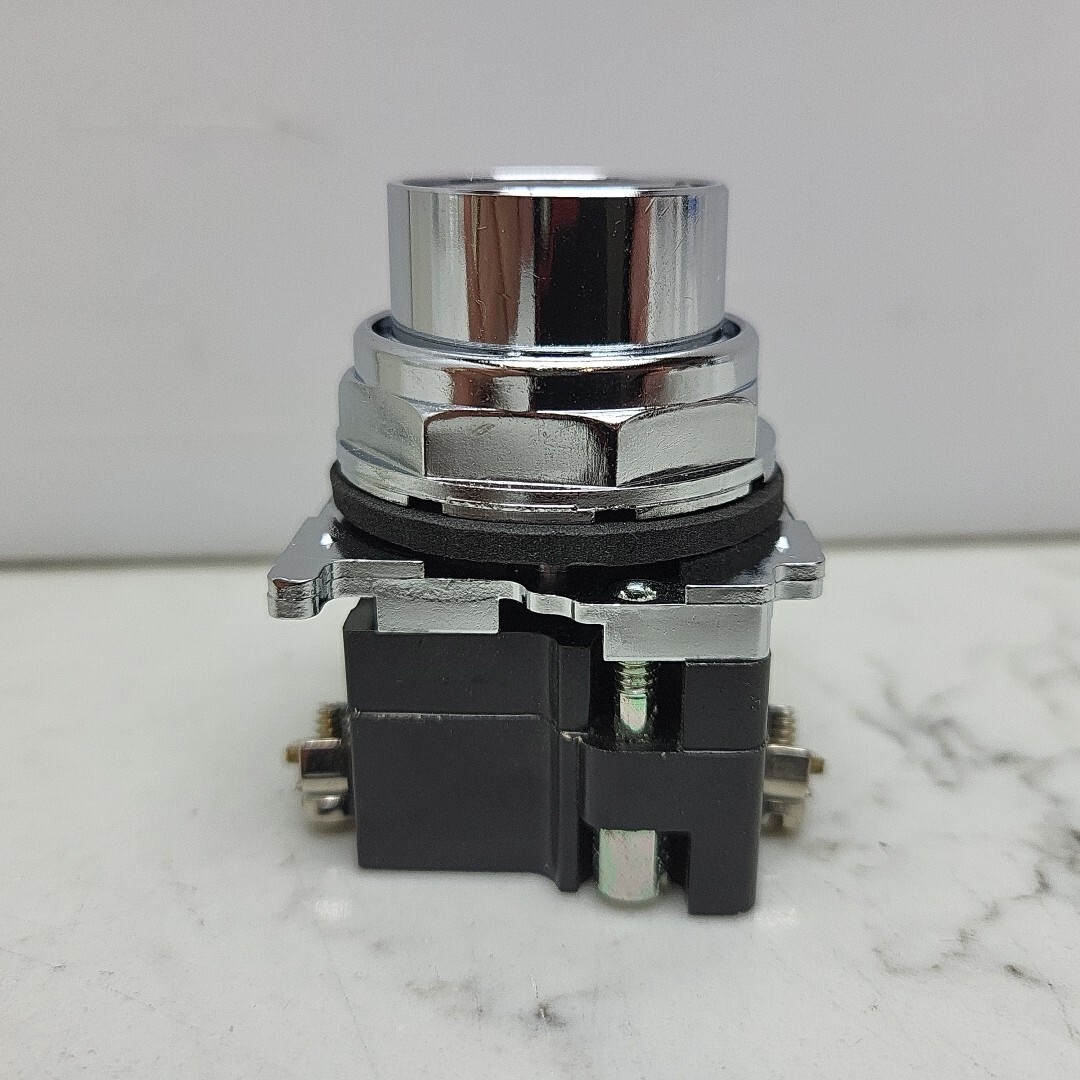 Cutler Hammer 10250T101-51 Push Button Flush Operator Black Series A1