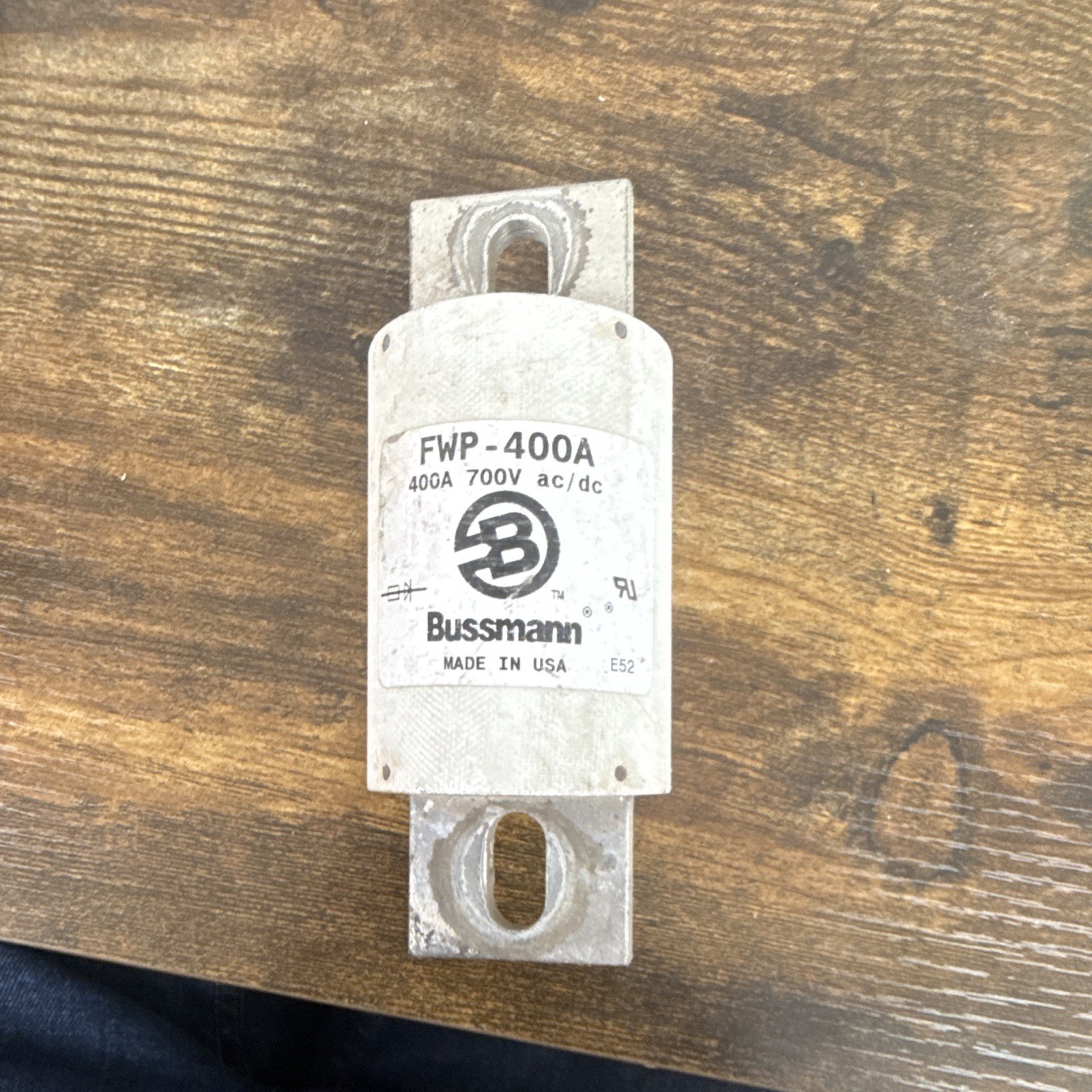 Bussmann FWP-400A 400A 700V AC/DC Bolt-Down/On Industrial Electrical Fuse