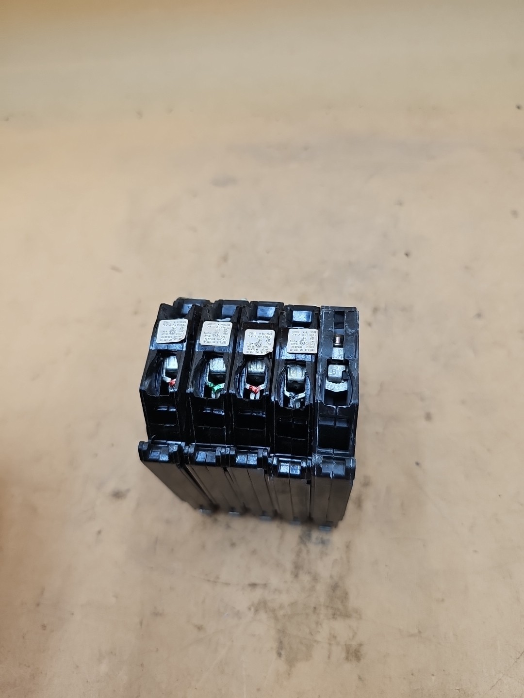 LOT OF 5 GE General Electric THQP115 1 Pole 15 Amp Type THQP Circuit Breakers