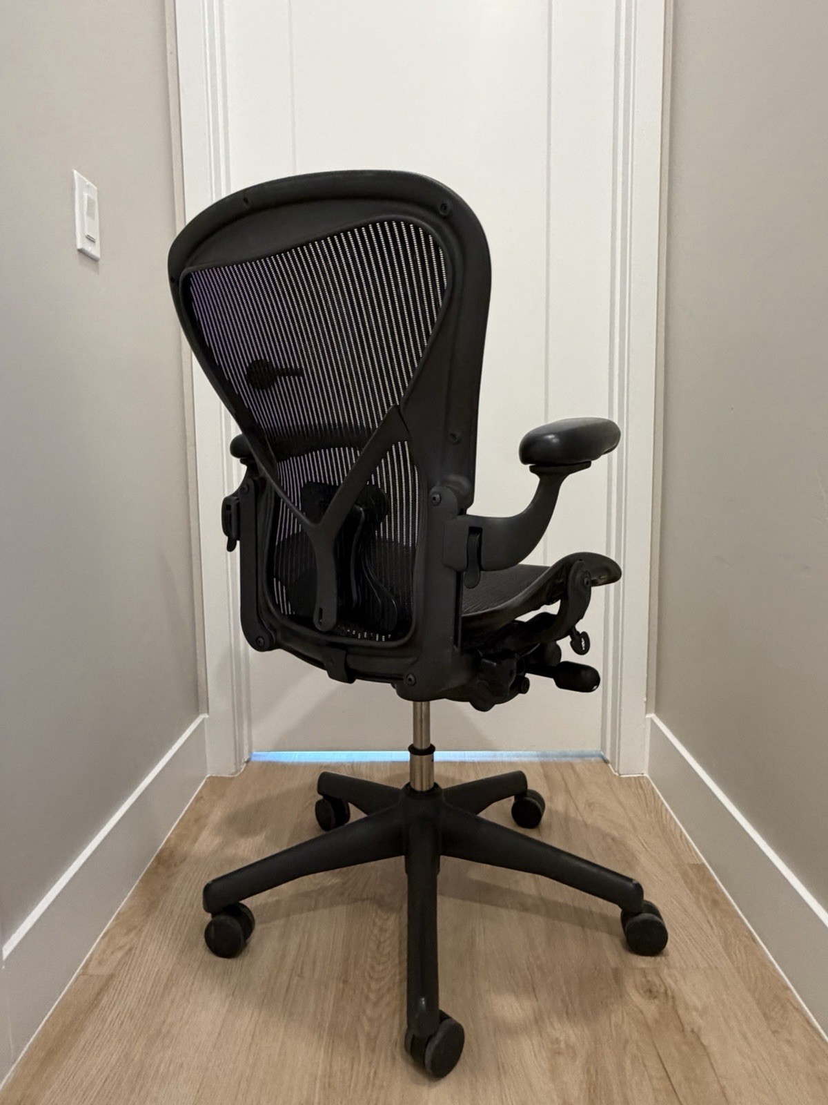 Herman Miller Aeron Classic Desk Chair | Size C | Black | 9.5/10