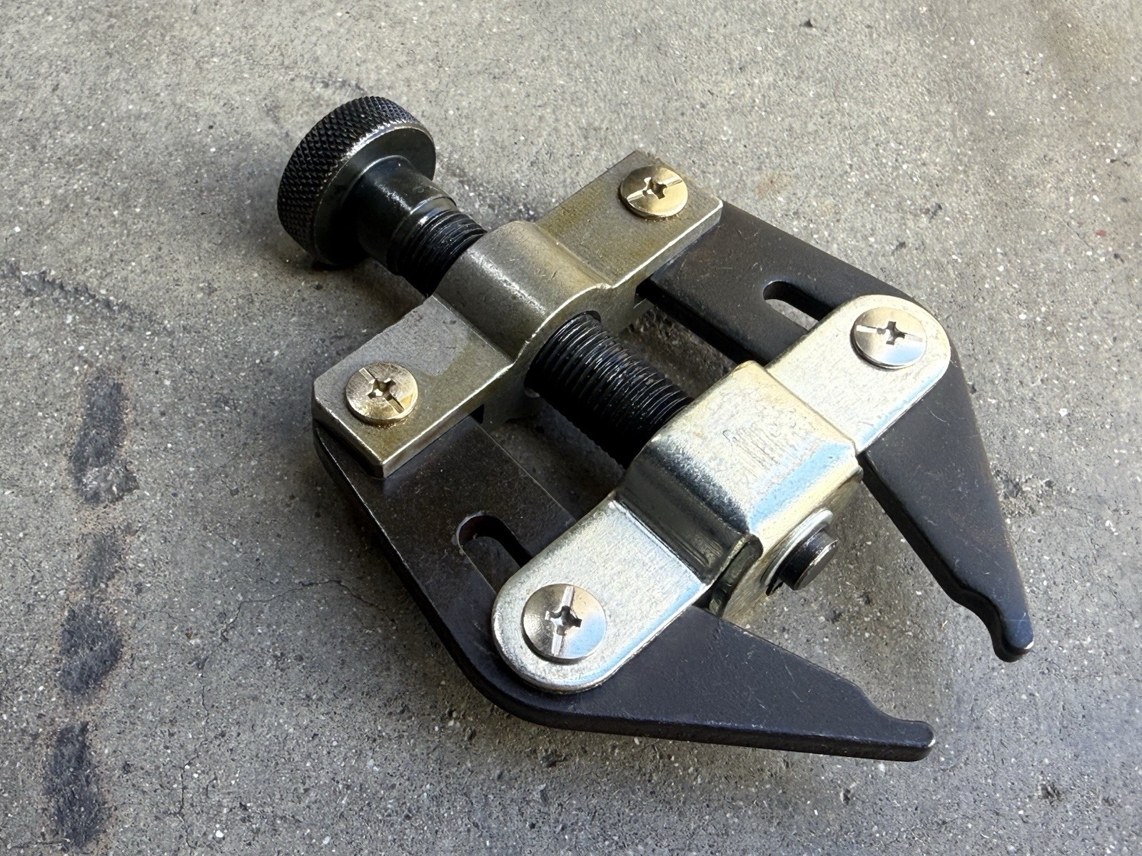 Motorcycle Roller Chain Detacher Holder Breaker & Puller #60 #80 #100 520 530