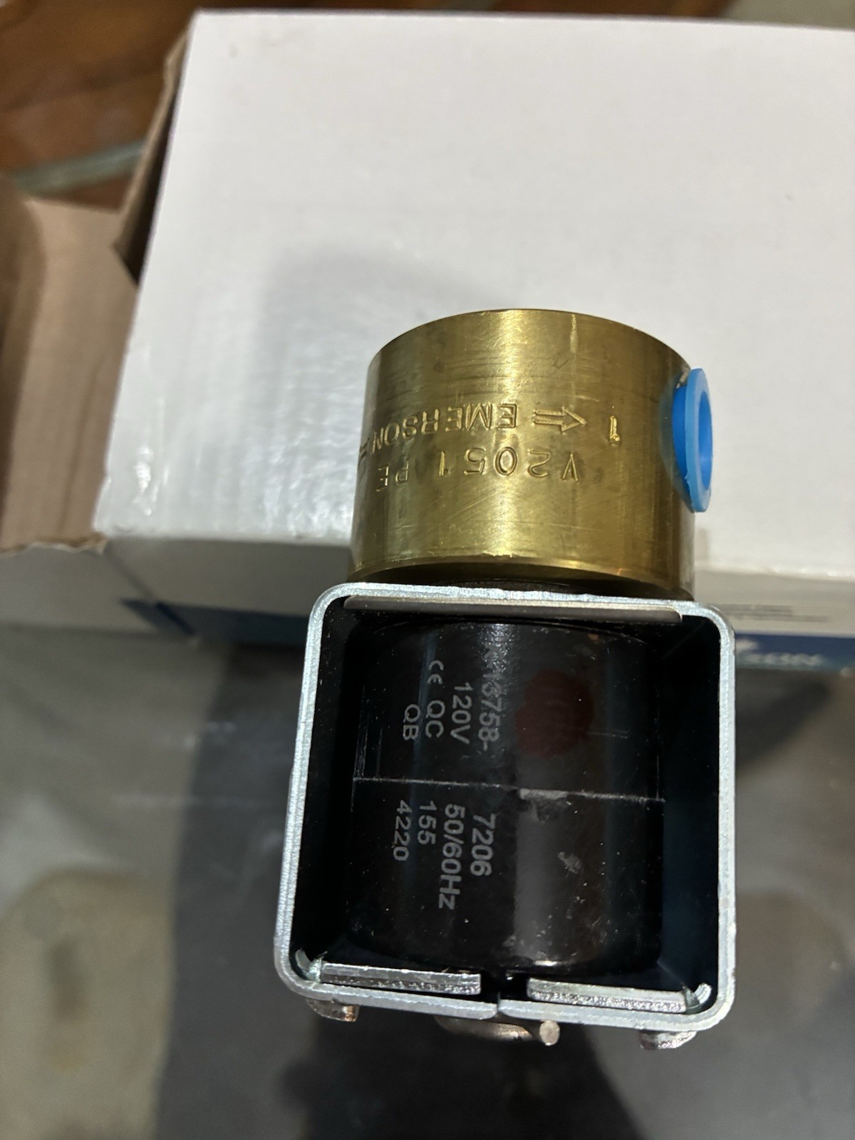 Emerson 204CD 1/4B5/32P Brass Steel Solenoid Valve V2051 1/4″ NPT 120V
