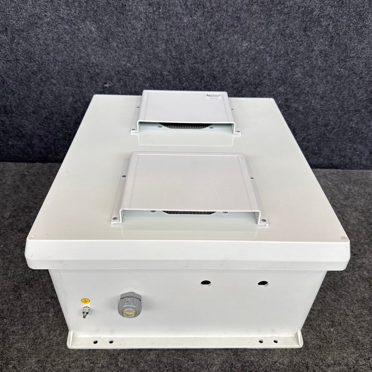 L-COM Vented Weatherproof NEMA Enclosure w/Mounting Plate and Cooling Fans*