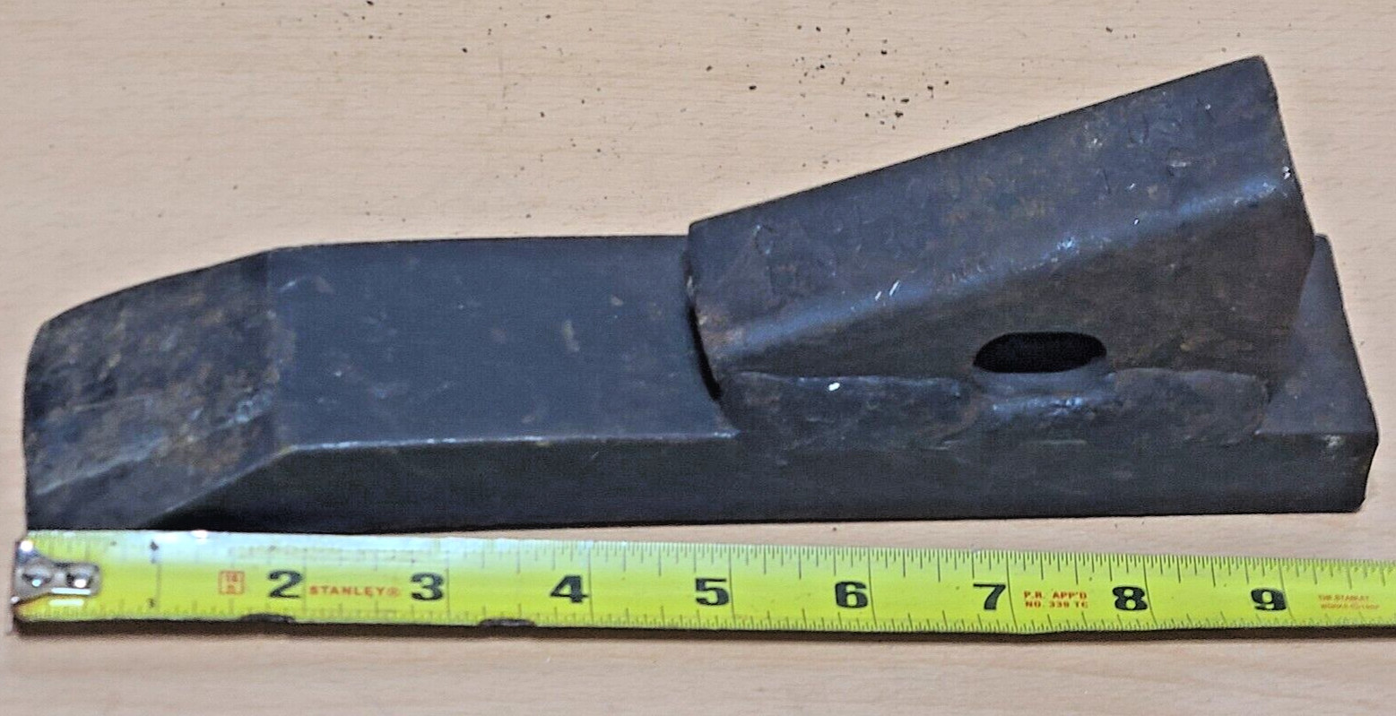 CASE IH POINT-RIPPER Bucket Tooth Point 179335A1 fits Case New Holland Black