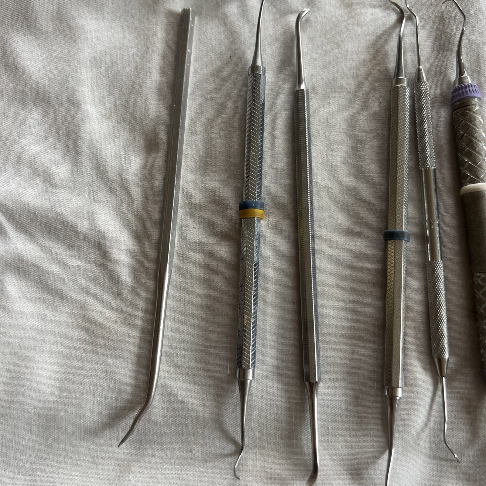 Mixed Lot Dental Instruments (7 Pieces)