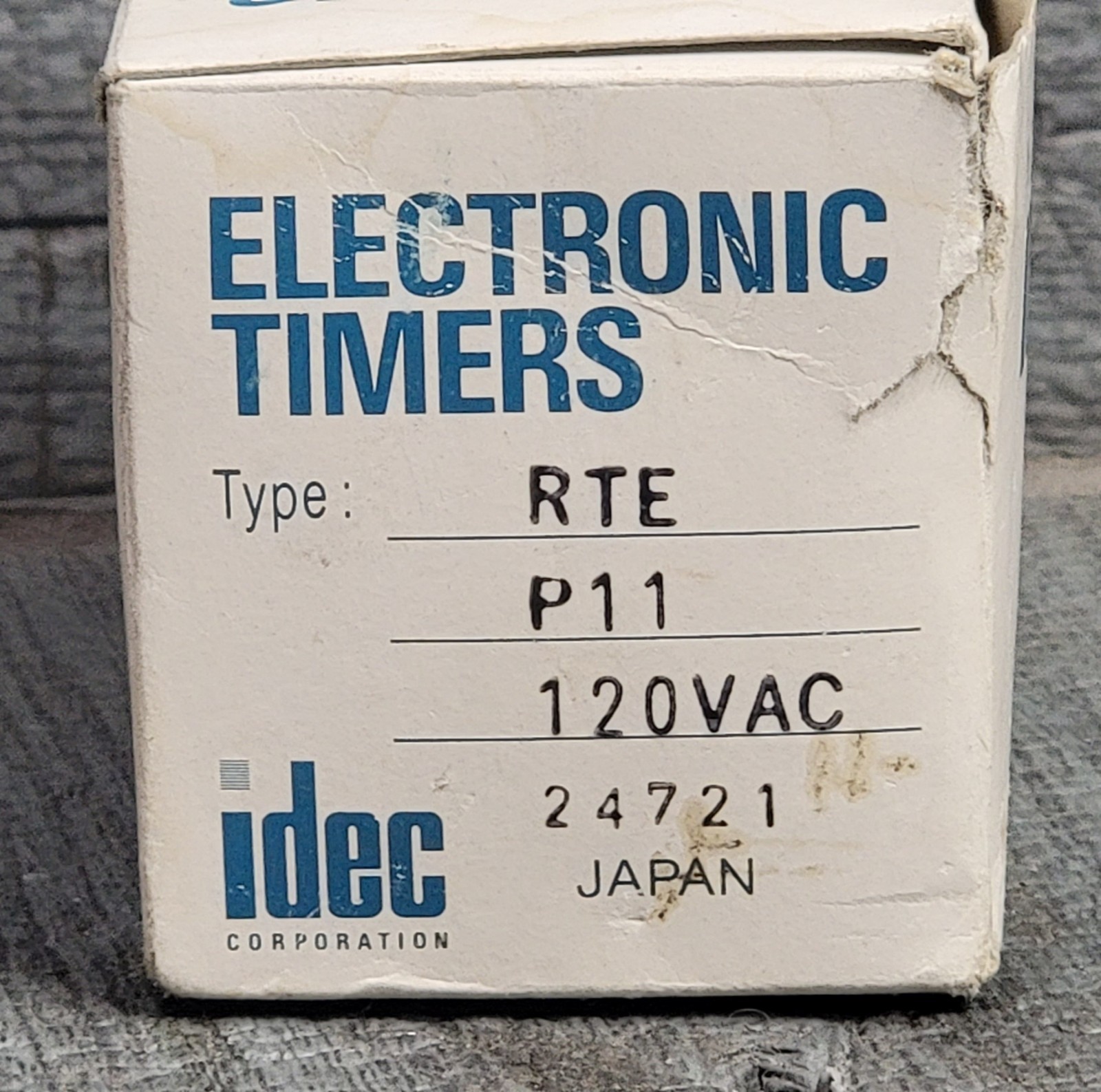 RTE-P11 Idec Relay New In Original Box 120VAC New Old Stock
