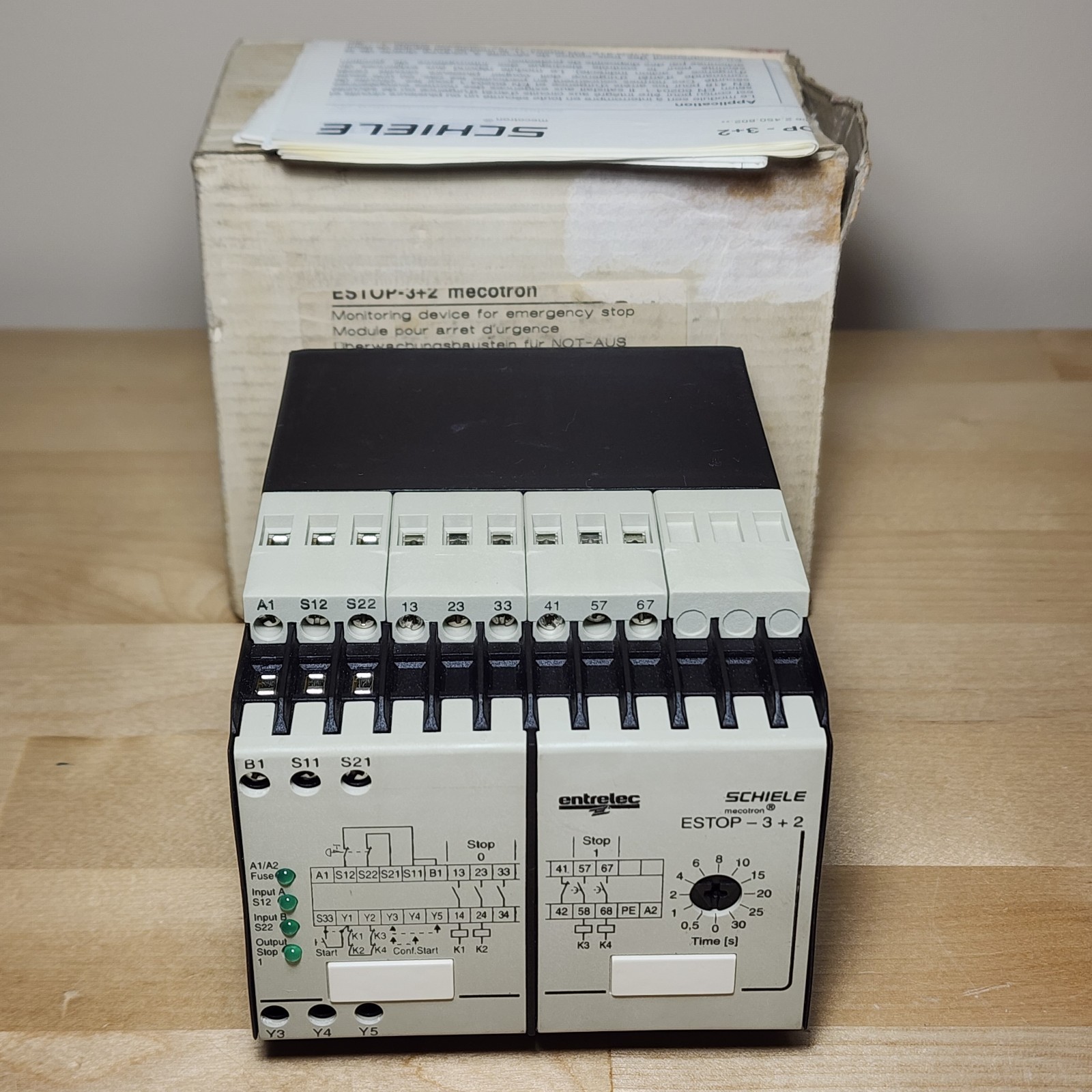 Entrelec Schiele ESTOP-3+2 2.450.802.10 Safety Relay Monitor 115VAC