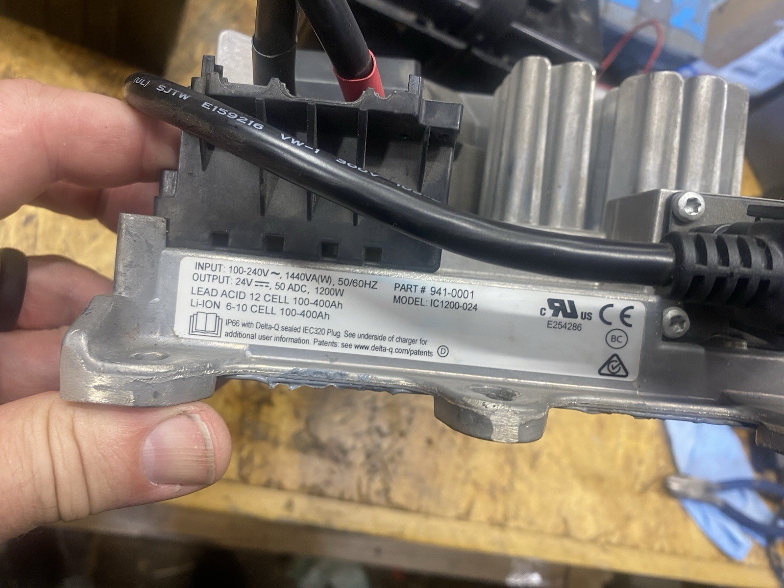 Delta-Q IC1200-024 24V Battery Charger 941-0001 Industrial Onboard Charger