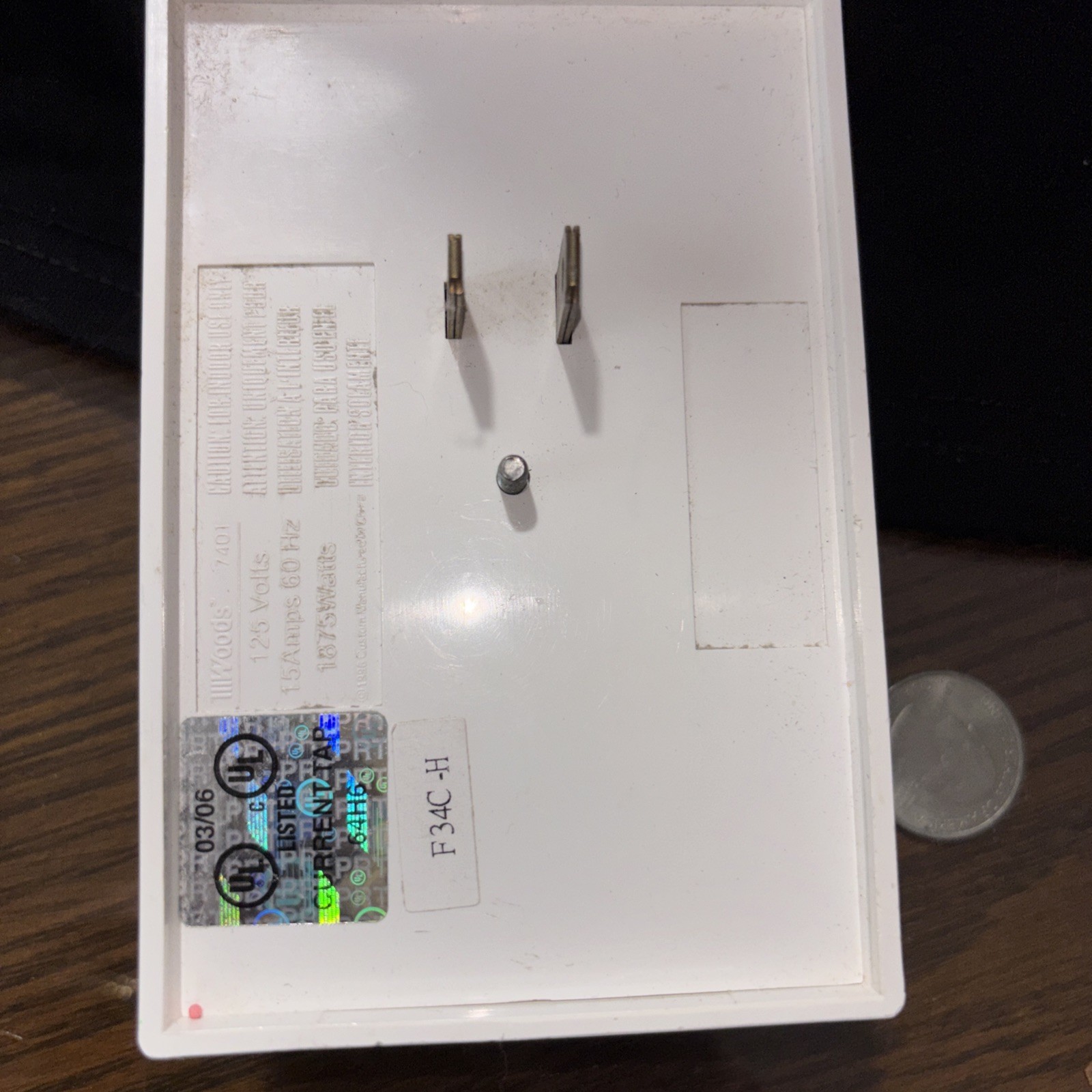 Woods 2 Plug To 6 plug Outlet, Side Plugs 15A-125V 1875 Watts