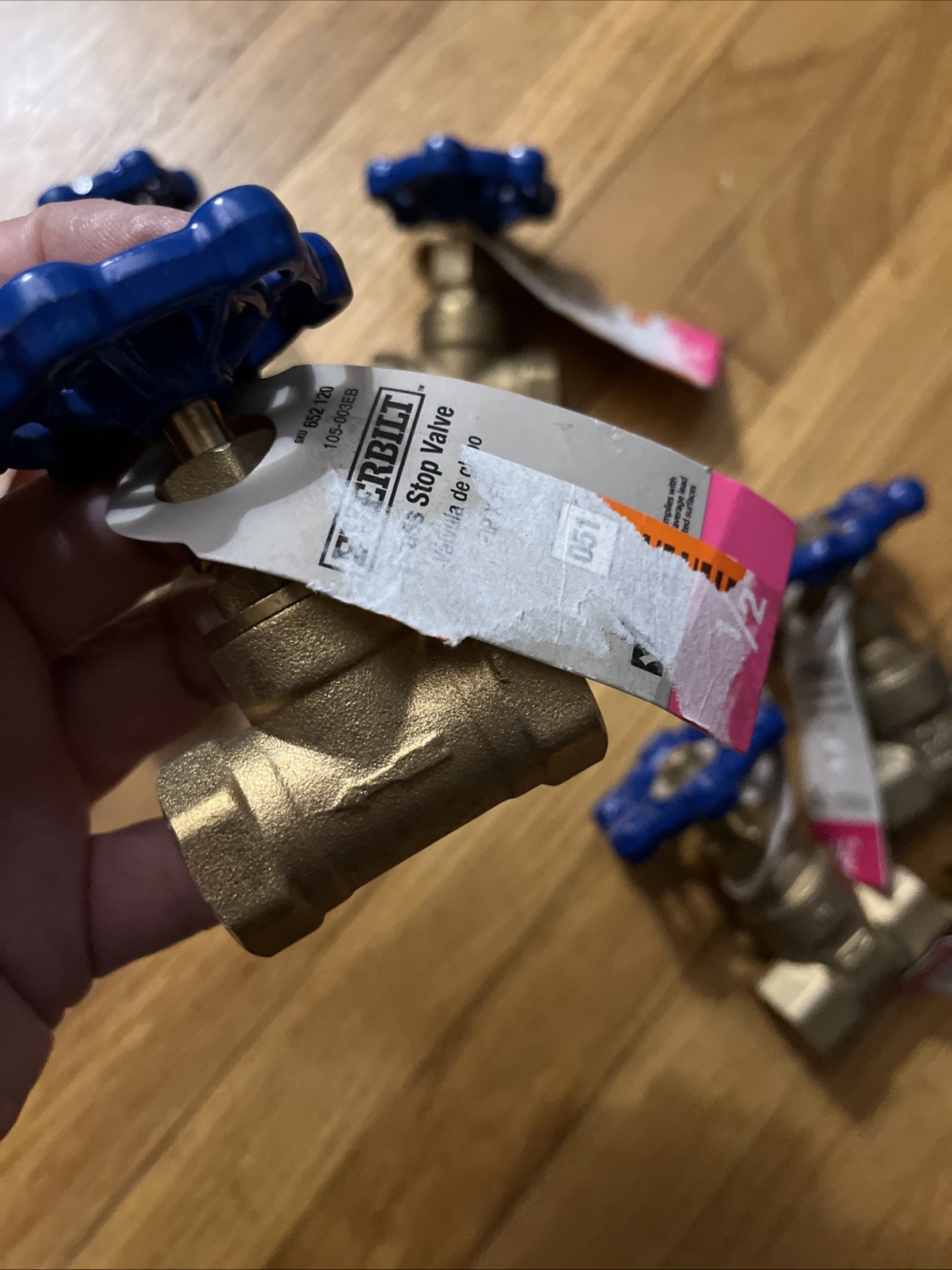 Mixed Lot of 85 Plumbing Valves – New – Please See Pictures