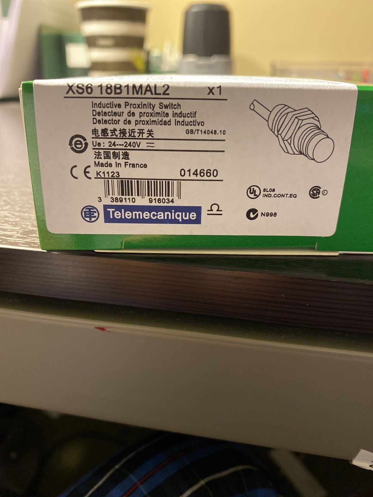 Telemecanique XS618B1MAL2 Inductive Proximity Sensor Switch