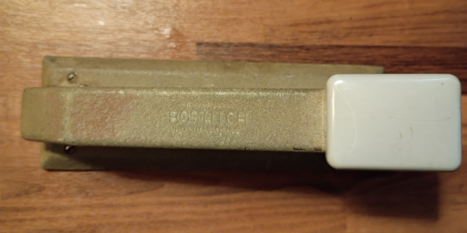 VTG BositichModel B5B Green Metal Heavy Duty Textured Desk Stapler Made In USA