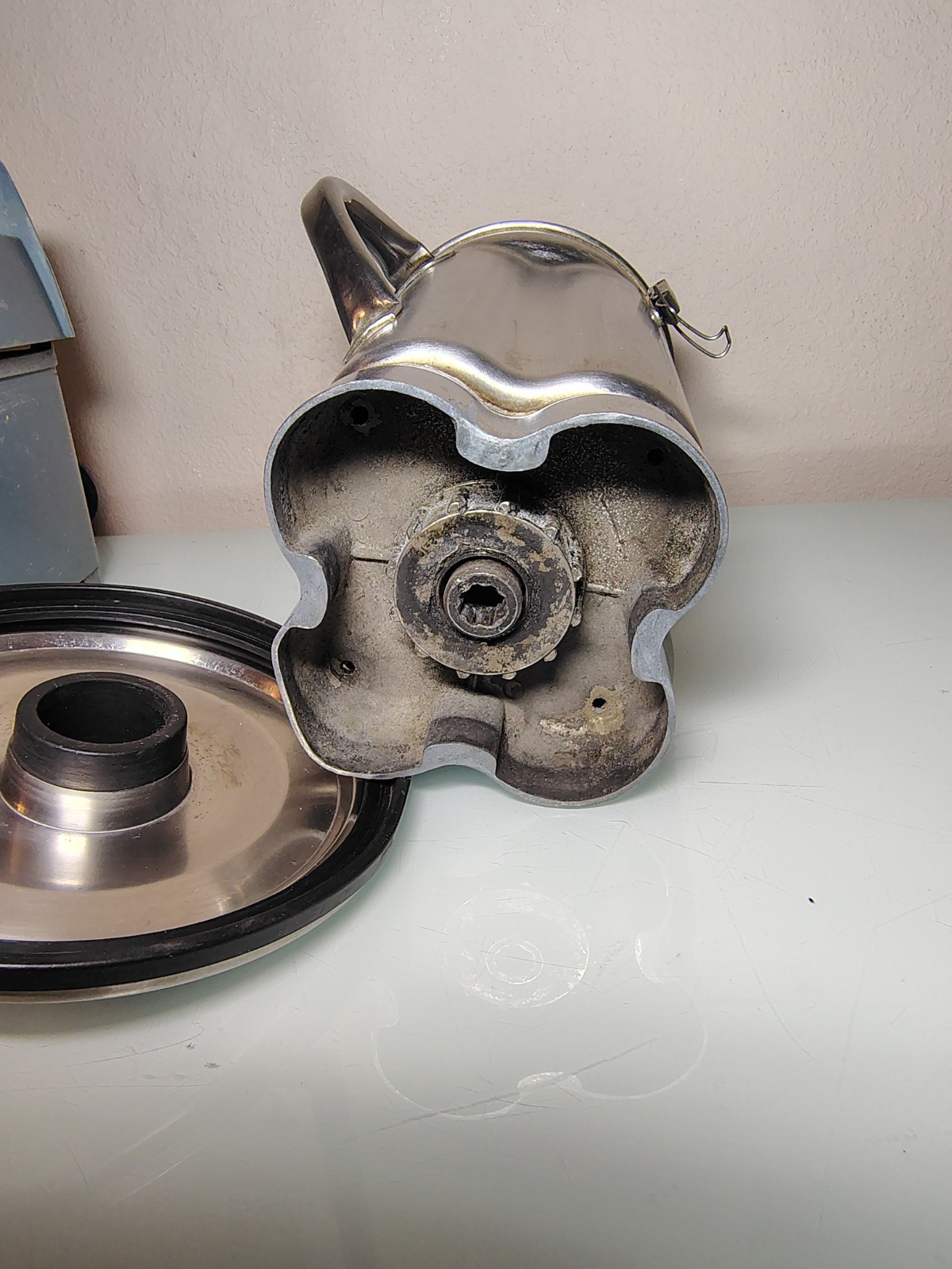 Waring Blender CB6 115 Volts Model 34BL22 Used – Needs Rubber Legs/Pads