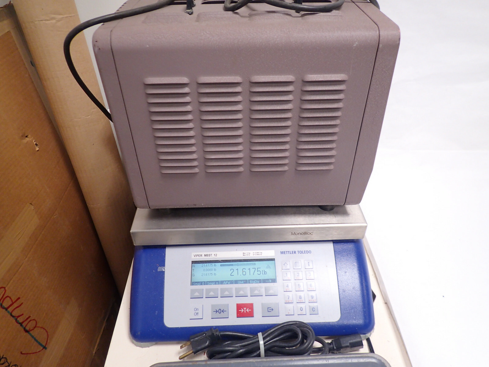HP 200CD/ AGILENT 200CD WIDE RANGE TUBE OSCILLATOR OUTPUT 600 OHMS LOAD 10V RMS