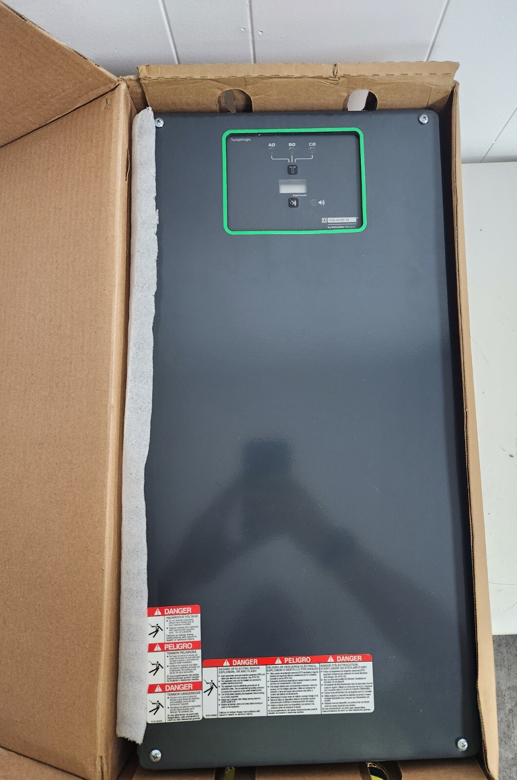 😎 NEW SQUARE D SURELOGIC SURGE PROTECTIVEDEVICE 480Y/277 VAC 3 PHASE SSP04EMA32